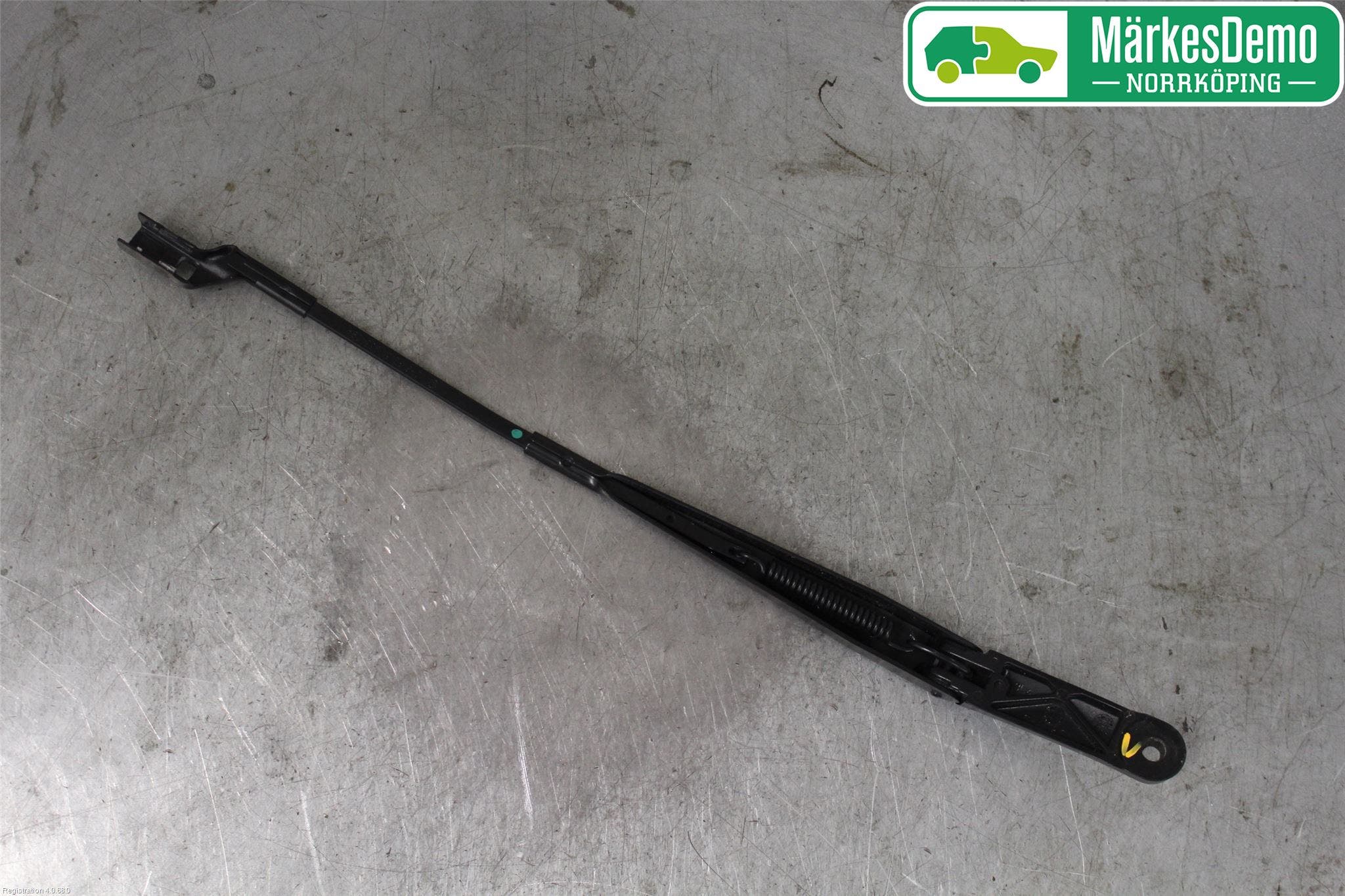 Volkswagen VW GOLF SPORTSVAN 15-20 Torkararm Armar Vindruta