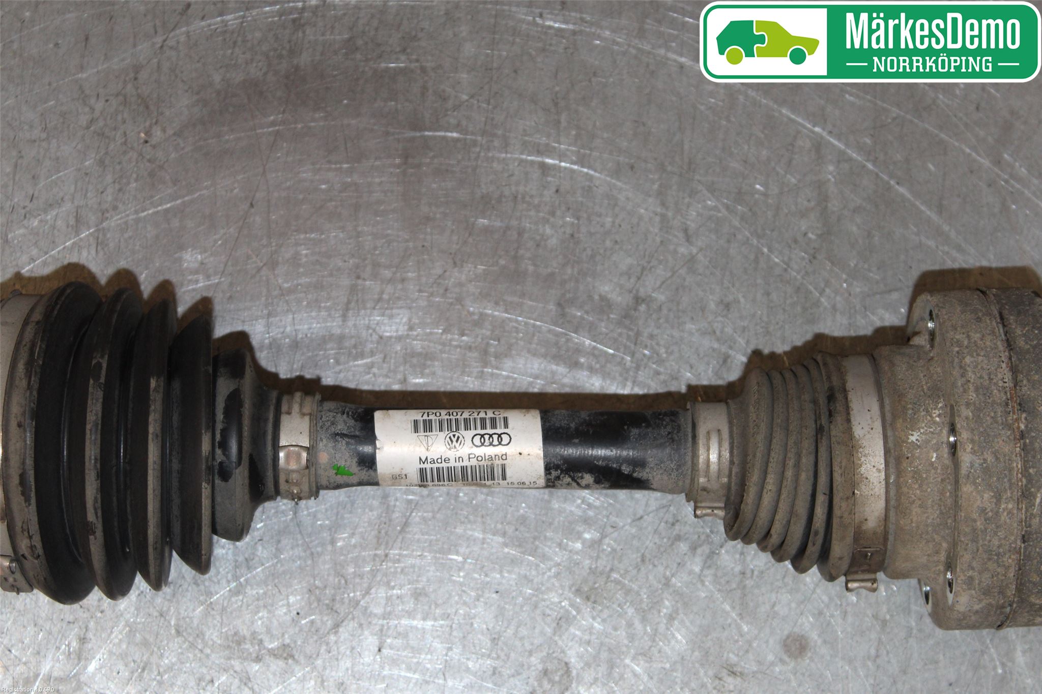 Volkswagen VW TOUAREG 7P 11-18 Drivaxel Fram Höger