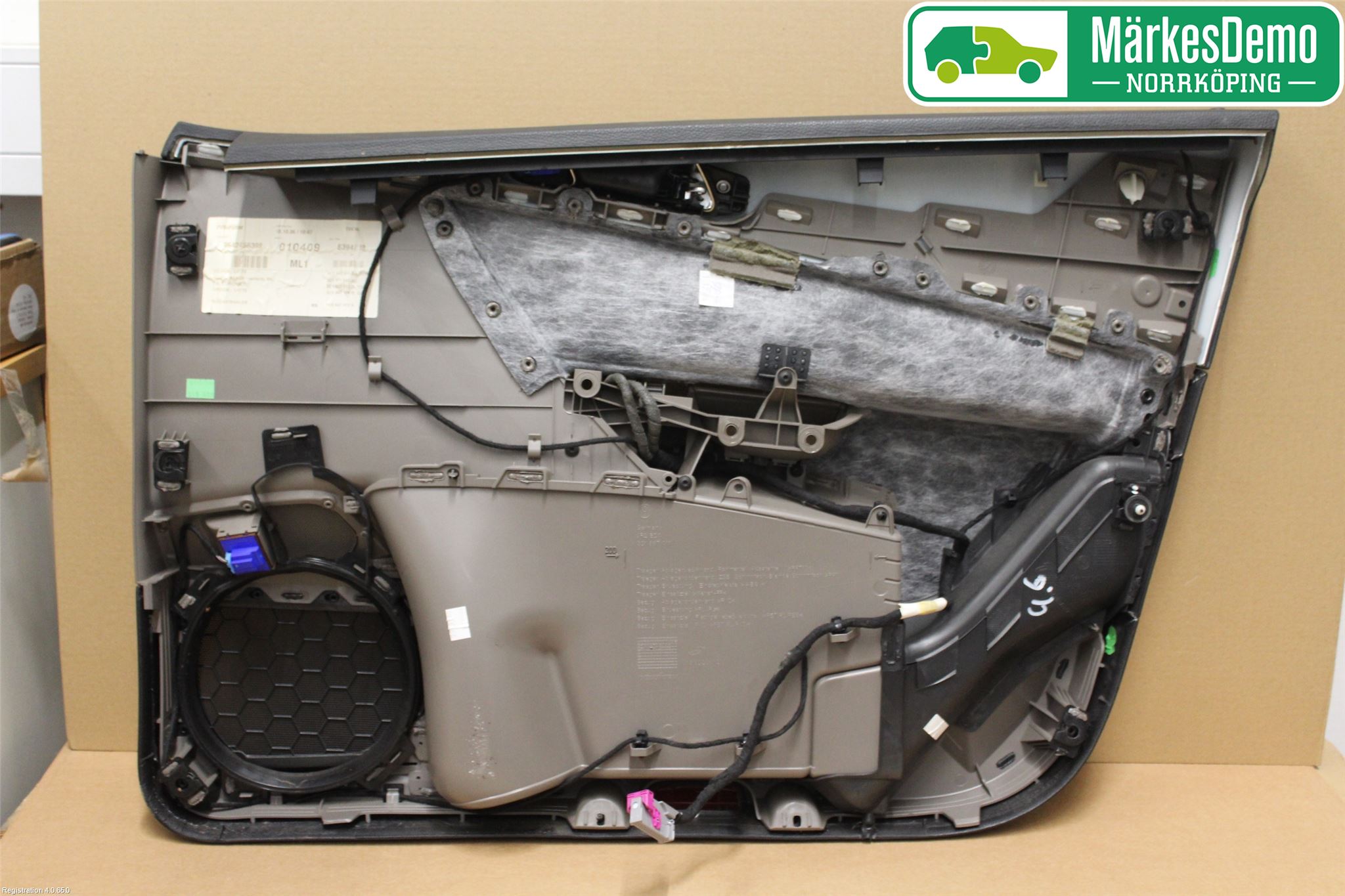 Volkswagen VW PASSAT 05-11 Dörrklädsel Vä