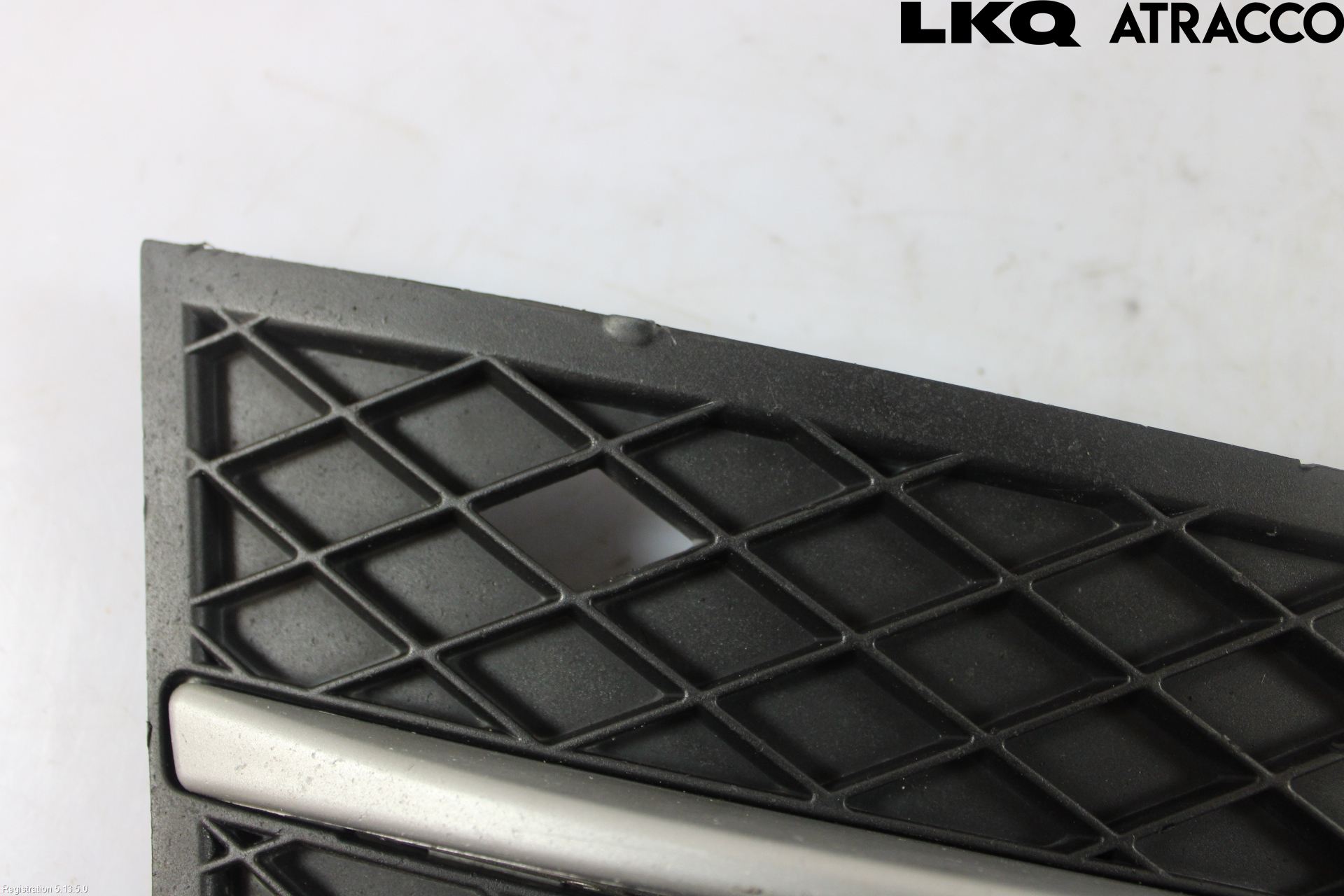 BMW 5 F10/F11/F18 09-17 Grilldel Höger