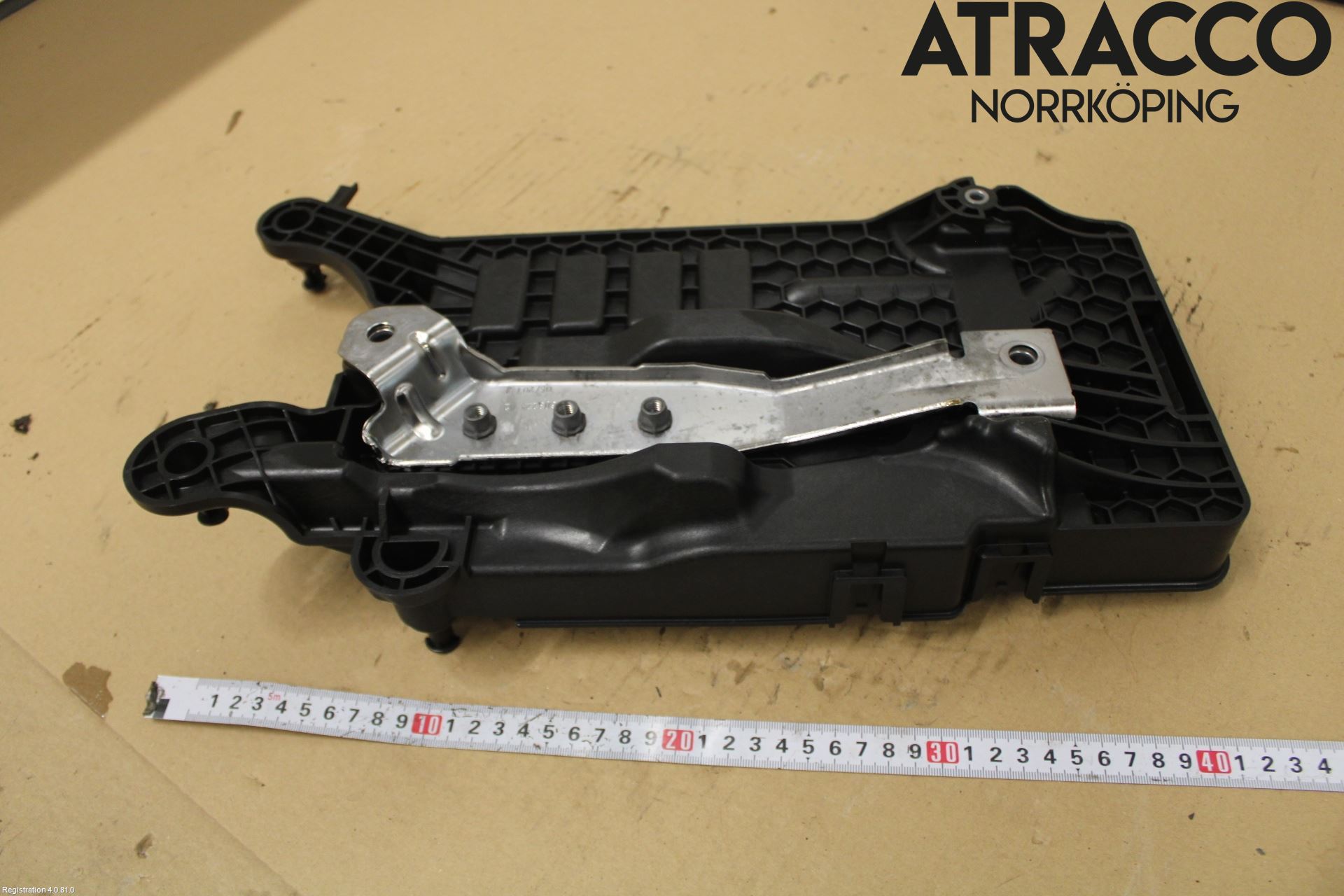 Audi A1 19- Batterilåda-Fäste-Hållare