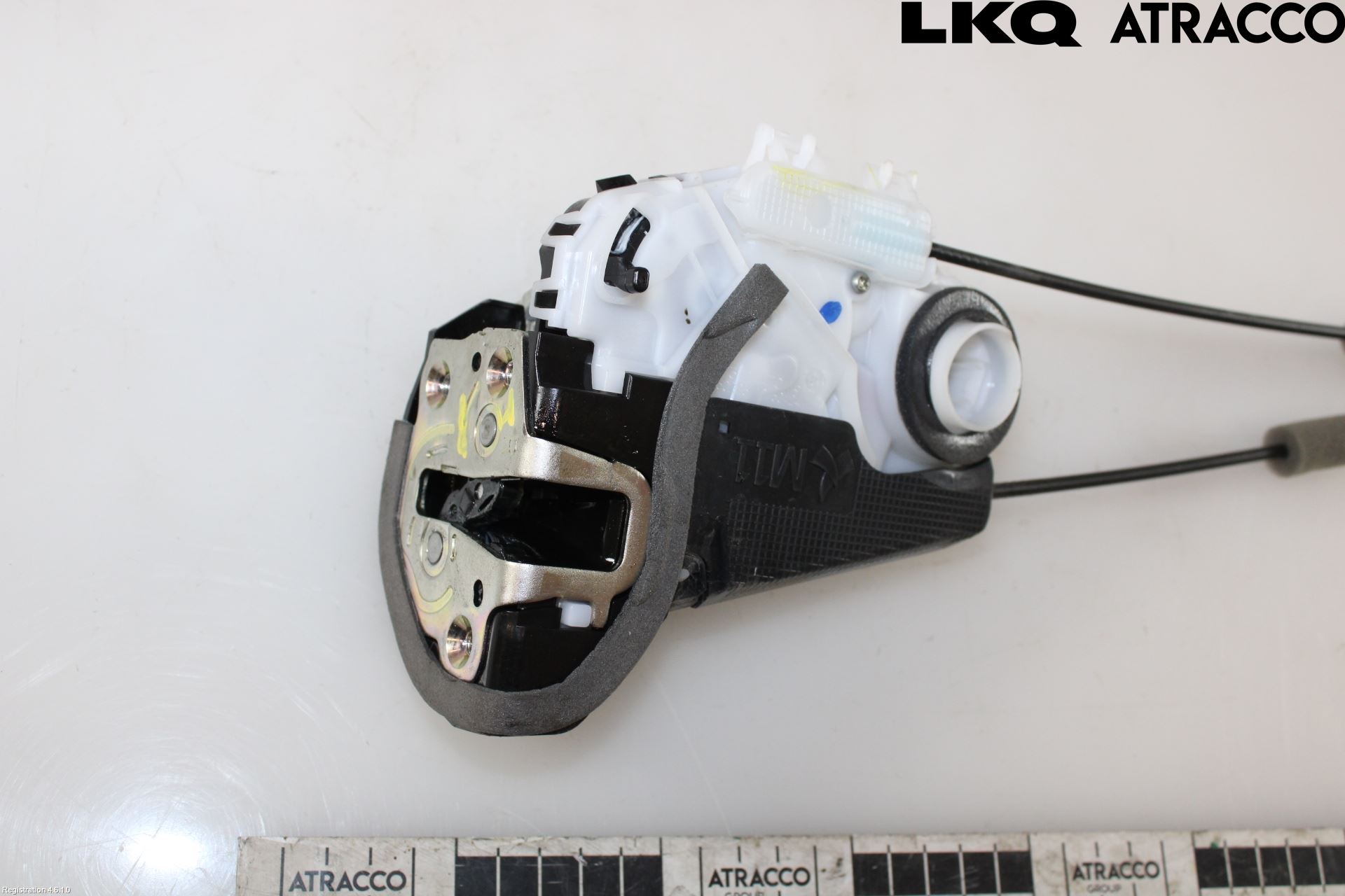 Toyota YARIS CROSS XP21 21- Låskista-Dörrlås