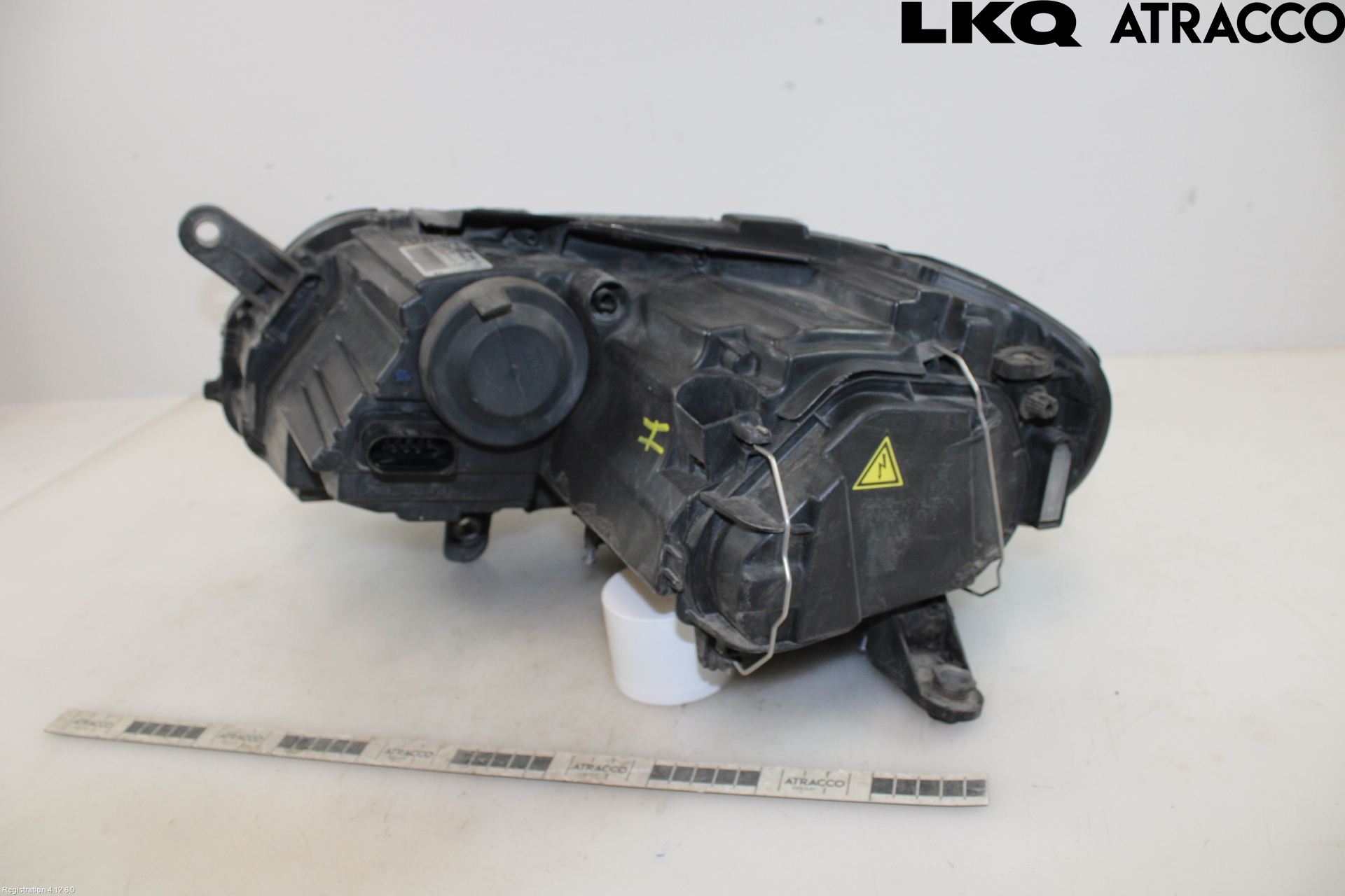 Volkswagen VW PASSAT 11-14 Strålkastare Höger