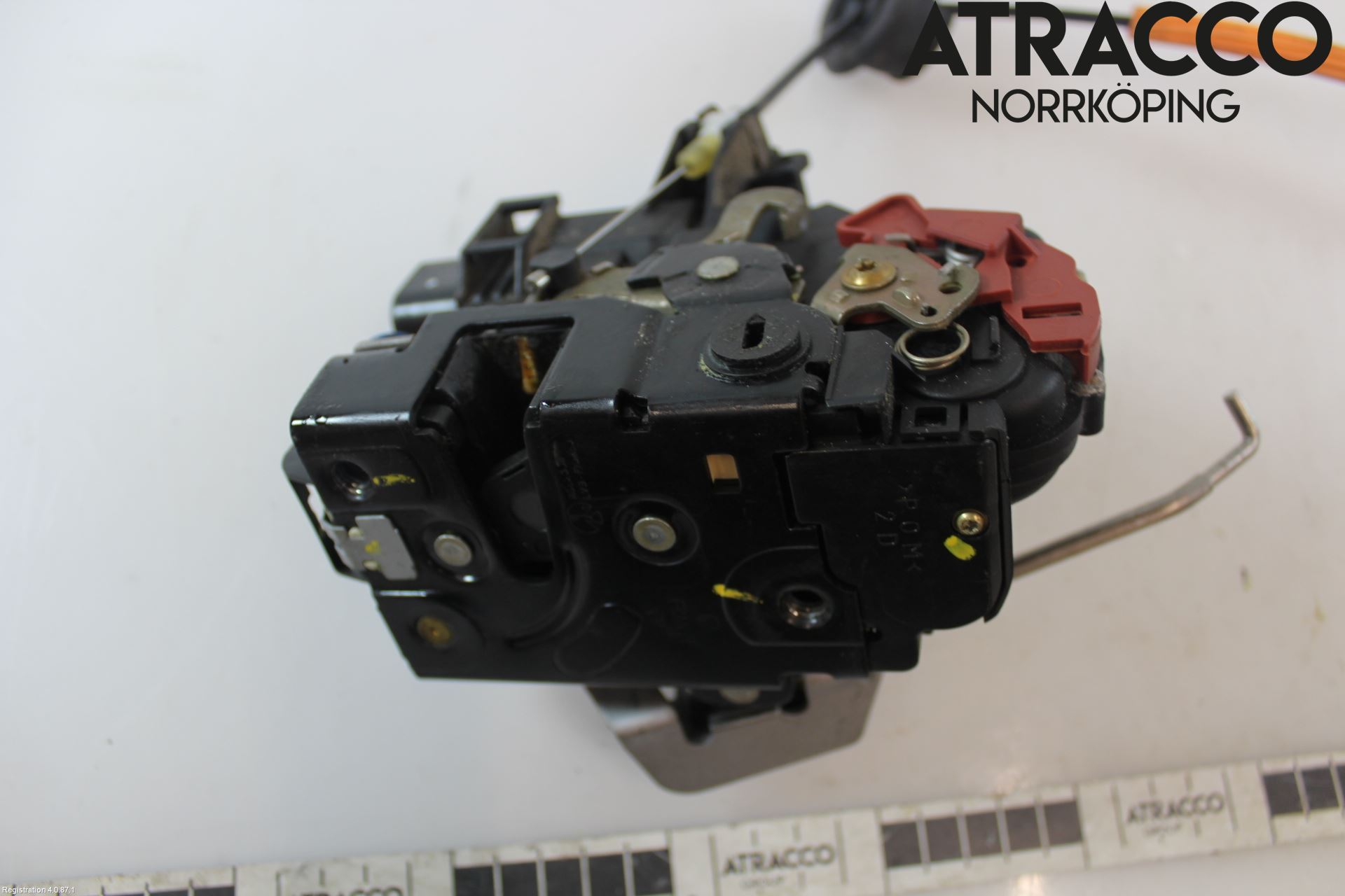 Audi A4/S4 01-05 Låskista-Dörrlås