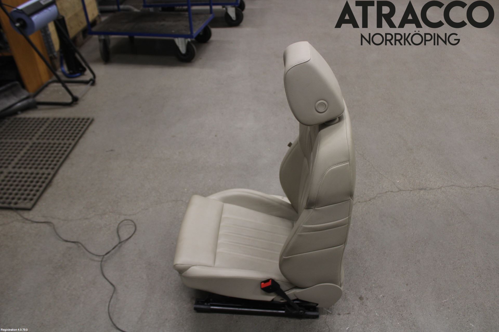 Skoda SUPERB 16-24 Inredning Stol Fram Hö