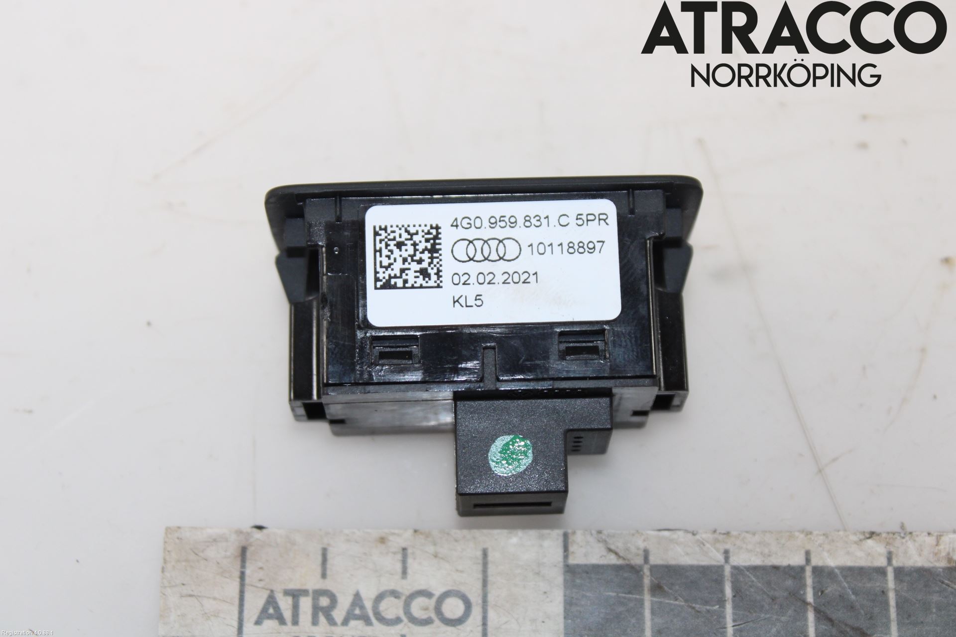 Audi Q3 F3 19- Strömställare Baklucka