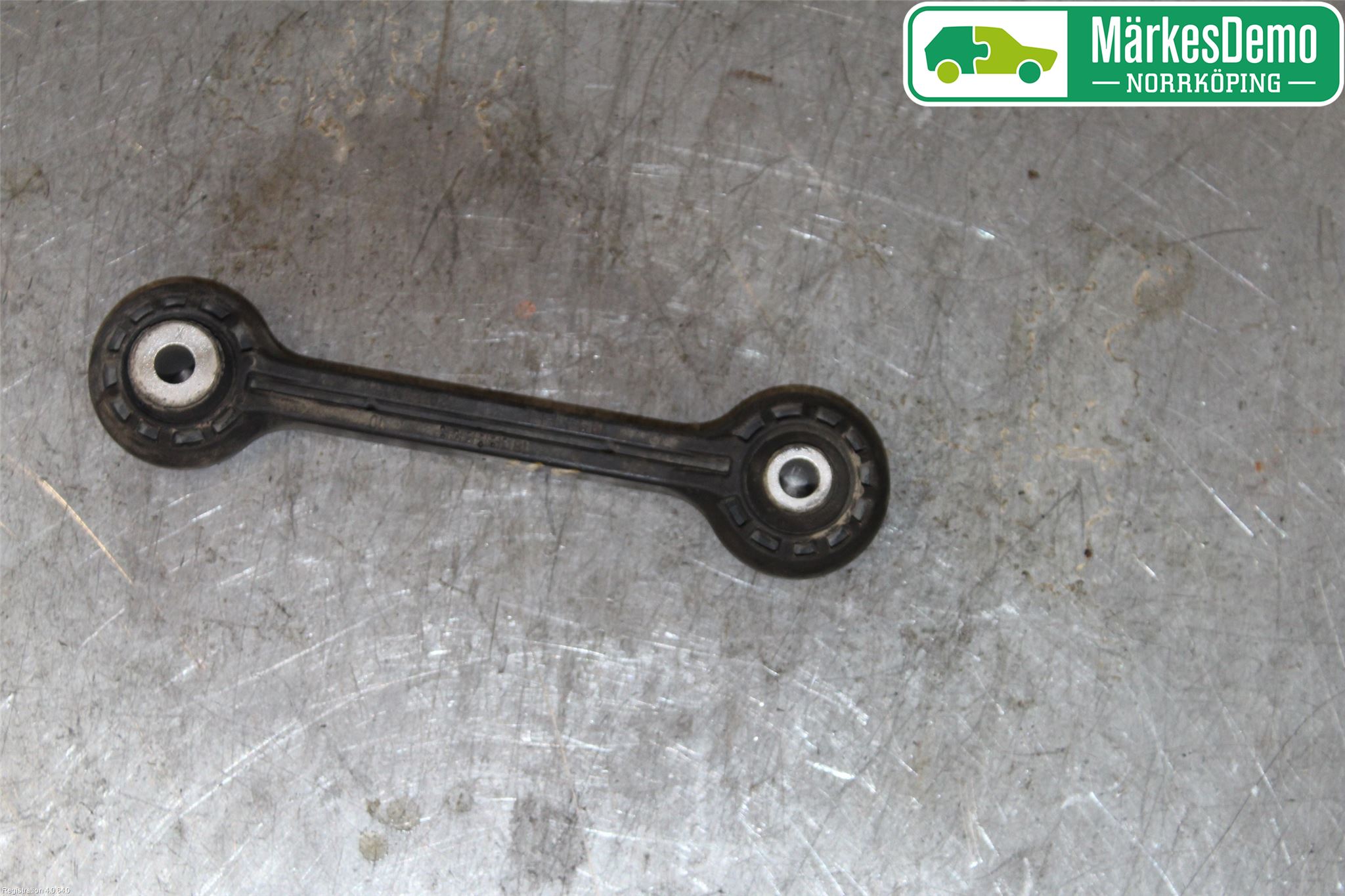 Audi A6 F2/C8 19- Krängningshämmarstag Fram