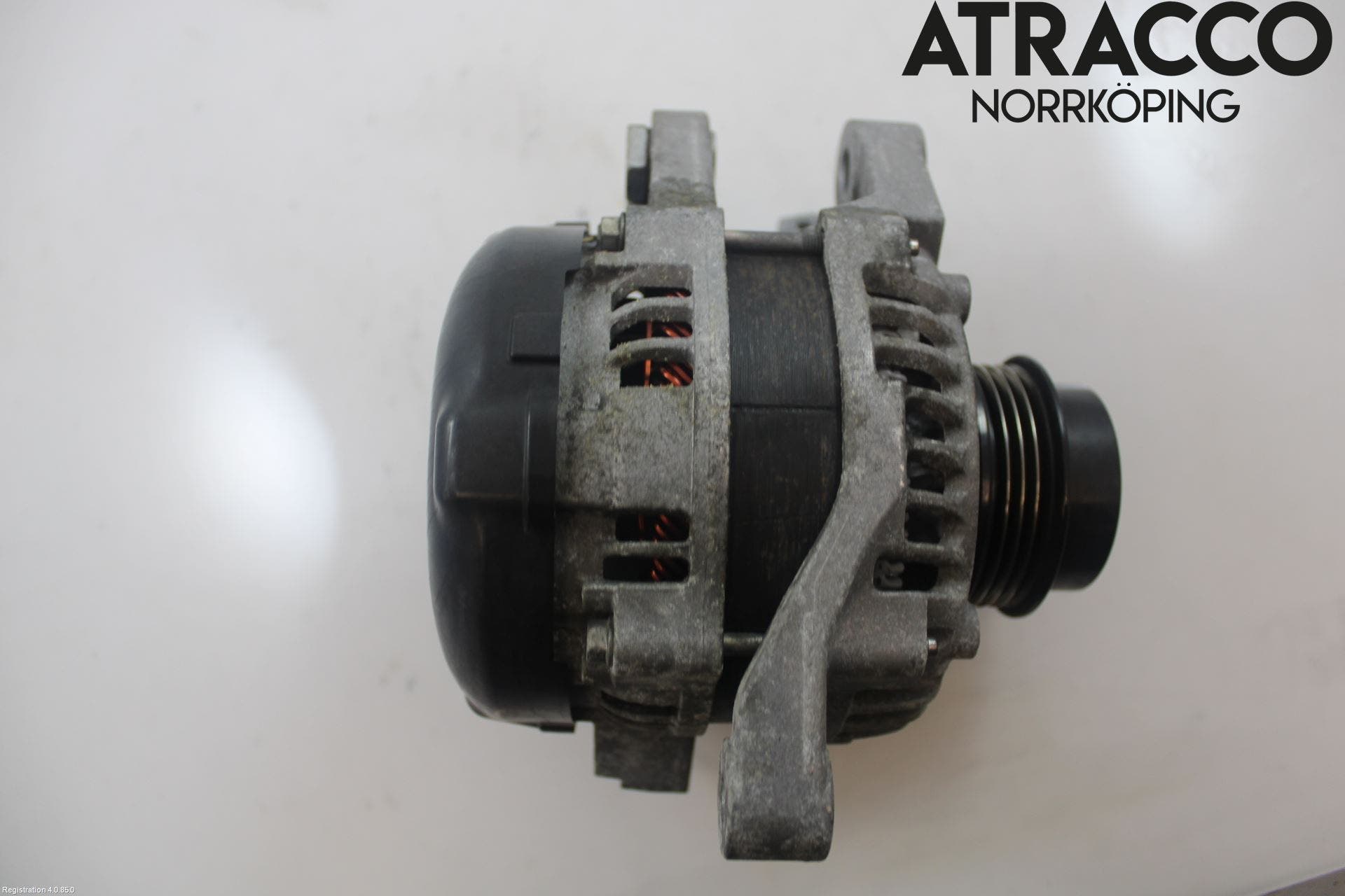 Toyota YARIS XP130 12-14 Generator