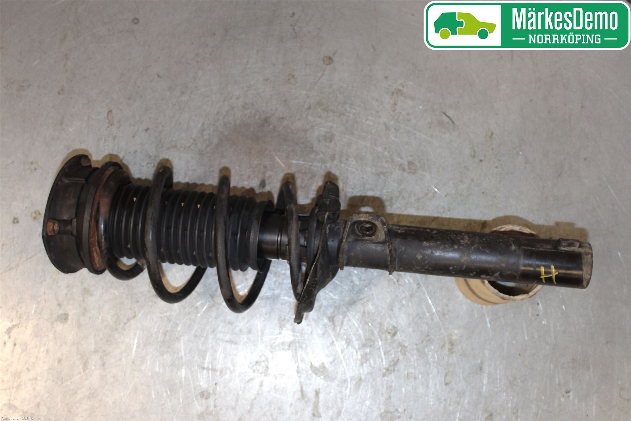 Volkswagen VW GOLF / E-GOLF VII 13-20 Fjäderben Fram Höger