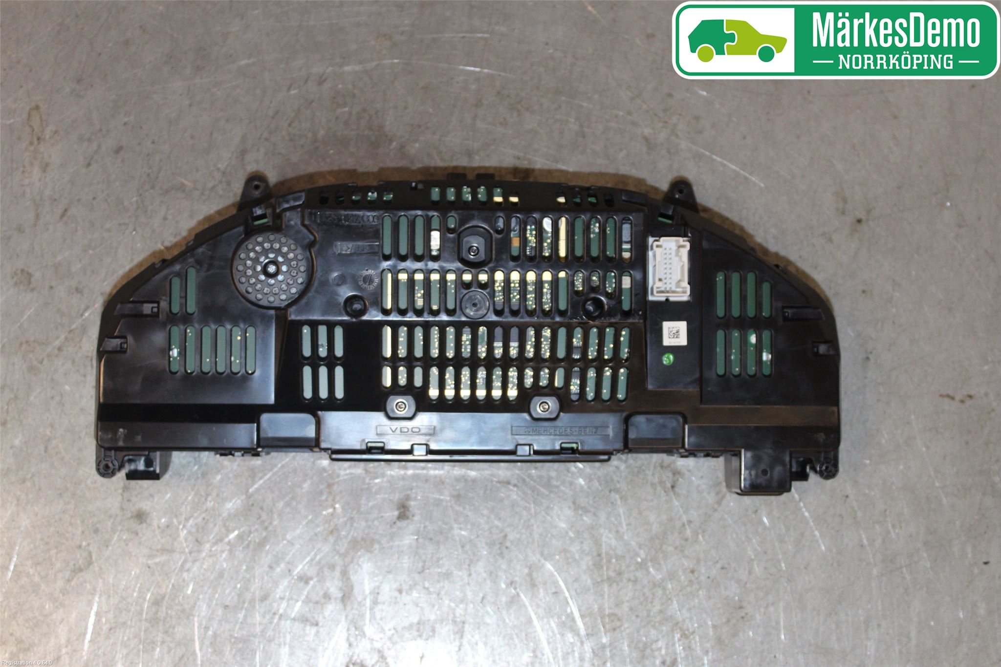 Mercedes-Benz MB E-KLASS (W212) 09-16 Instrument Komb