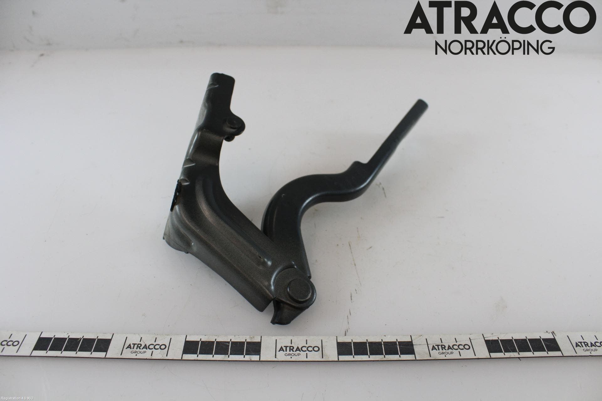 Hyundai i40 08-15 Huvgångjärn