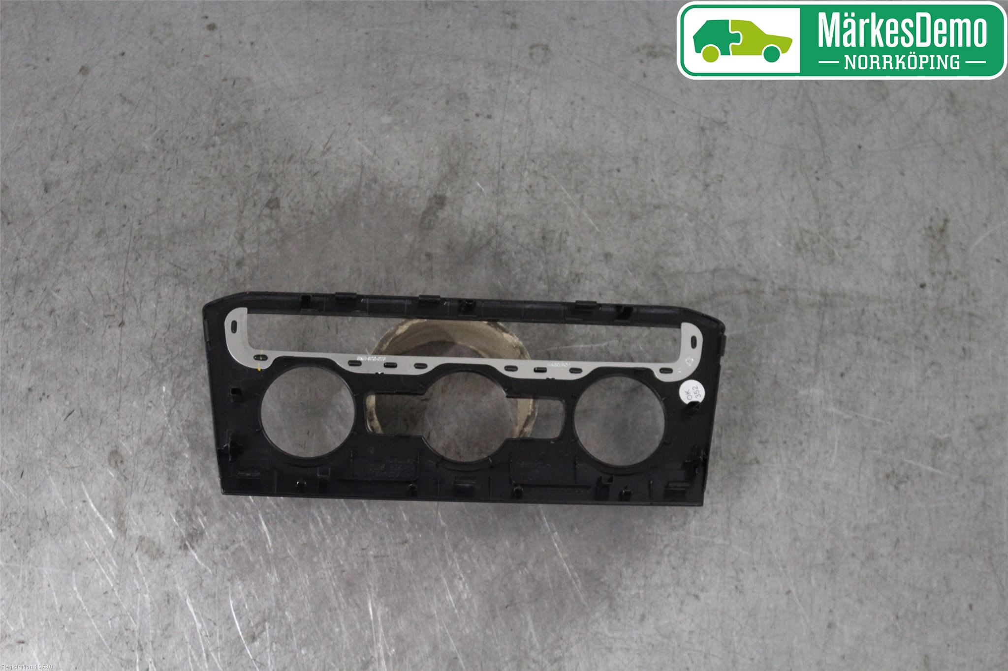 Volkswagen VW TIGUAN 16-24 Instrument-Radio Sarg