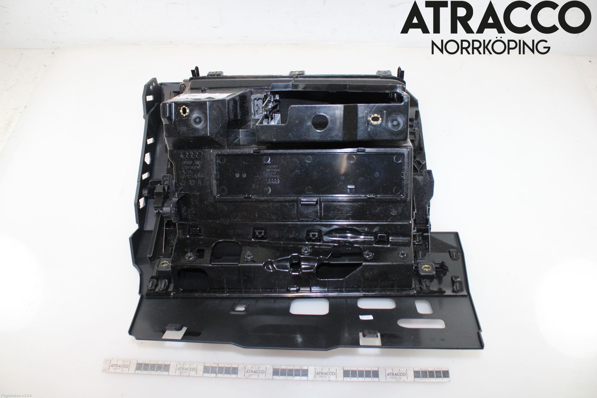 Audi Q3 F3 19- Handskfack