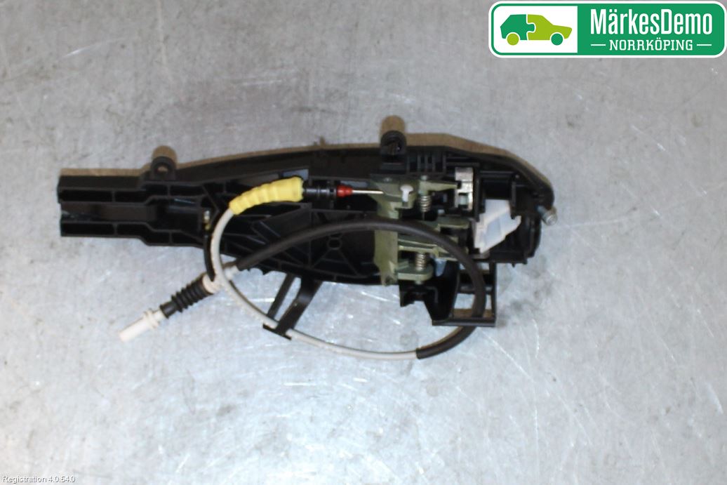 BMW X6 E71/E72   08-14 Dörrhandtag Yttre Vä