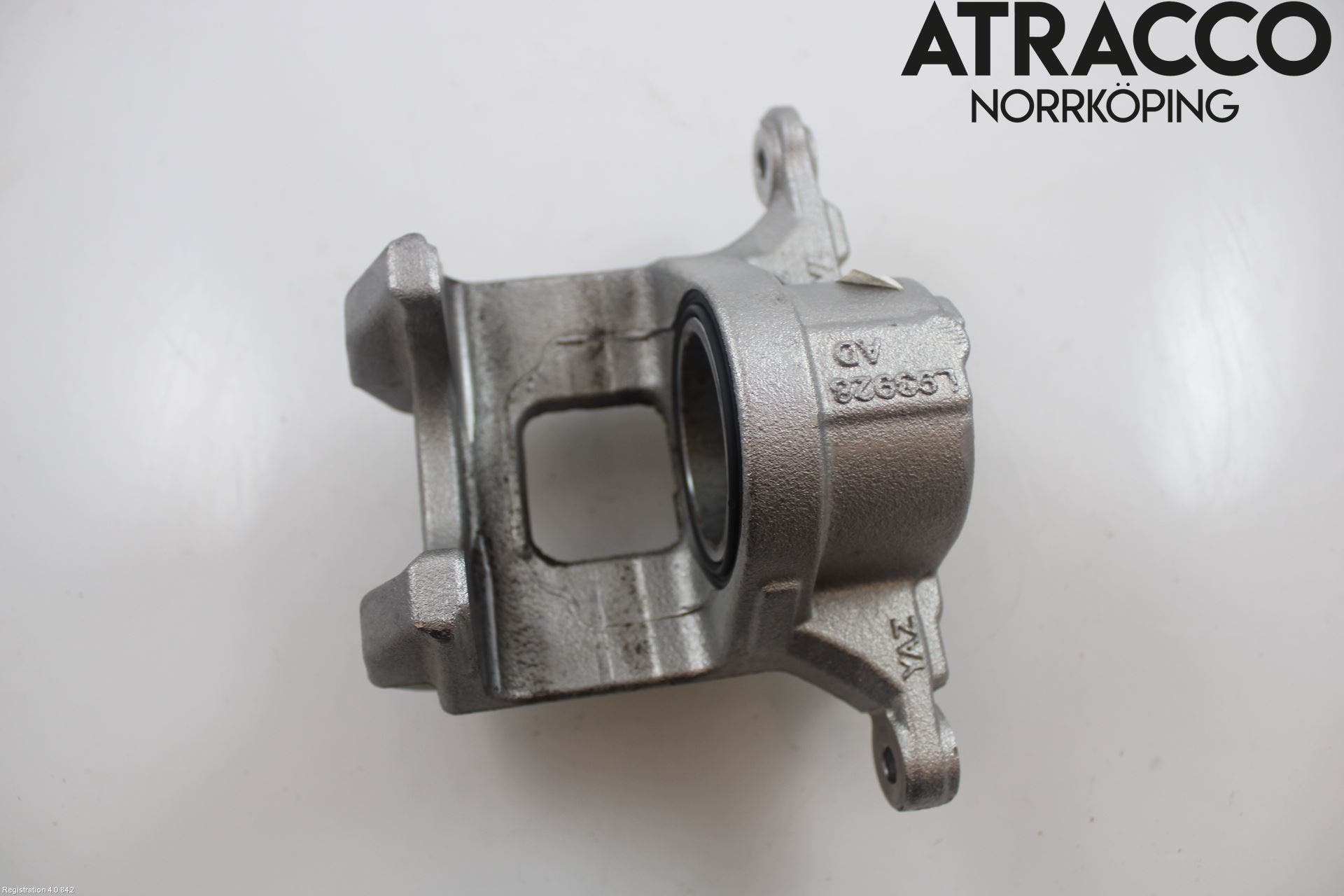 CUPRA BORN 22- Bromsok Fram Höger