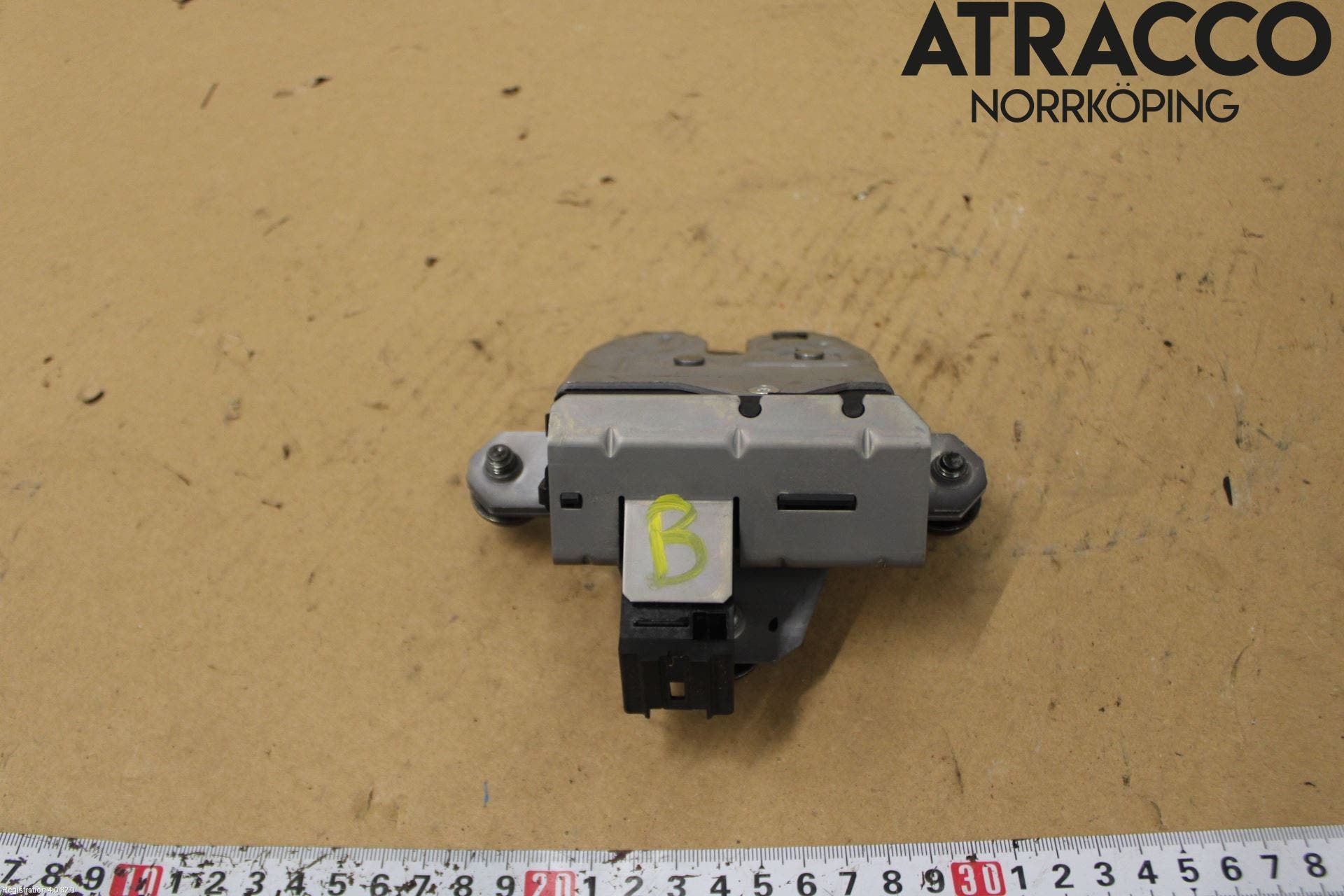 Volvo XC60 09-13 Låskista Baklucka