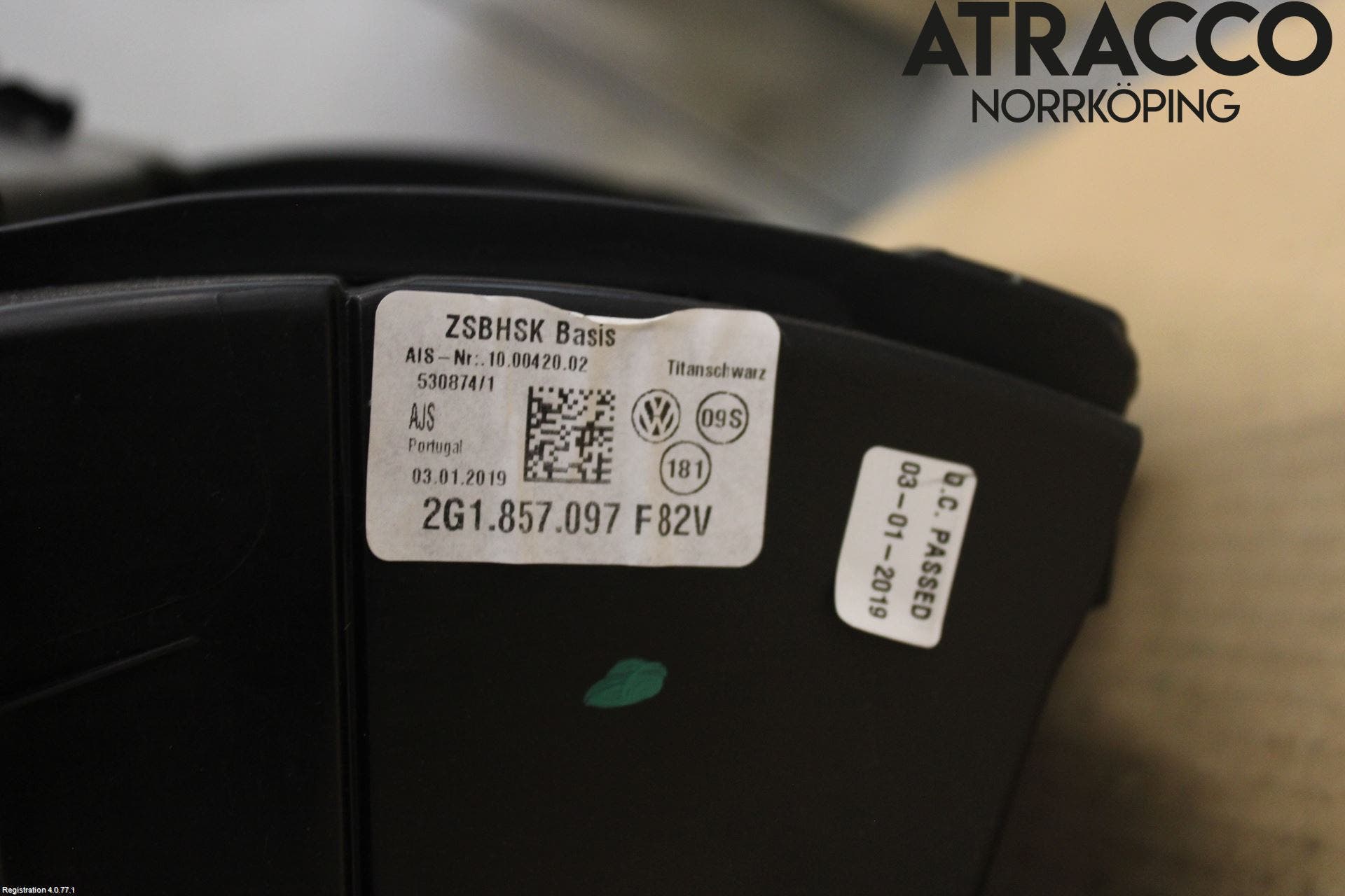 Volkswagen VW POLO VI 18->> Handskfack