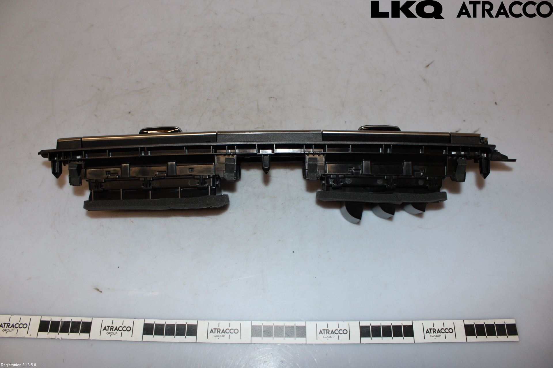 Audi A3/S3 8Y 21- Defrosterkanal-Munstycke