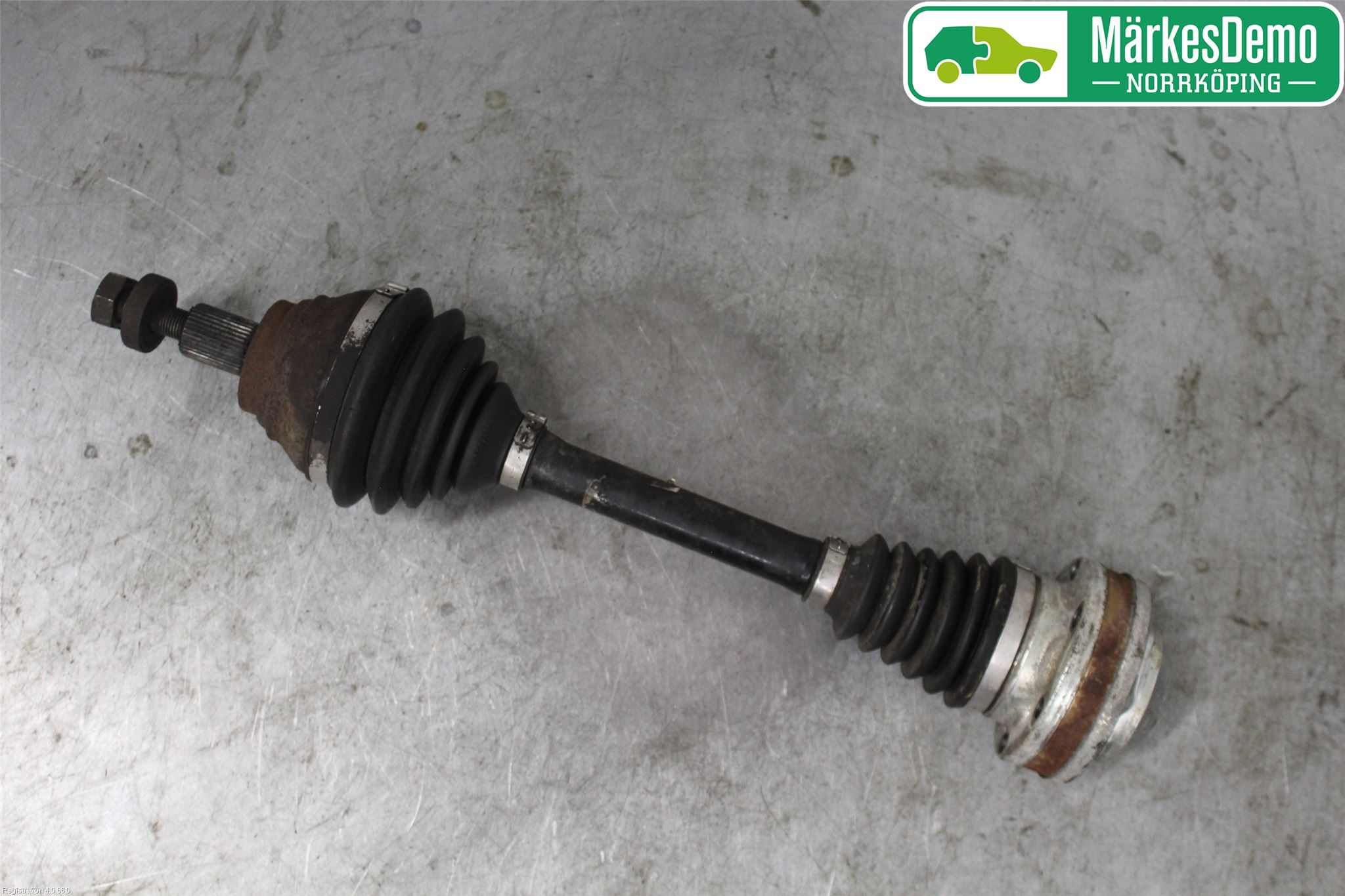 Volkswagen VW PASSAT 05-11 Drivaxel Fram Vänster