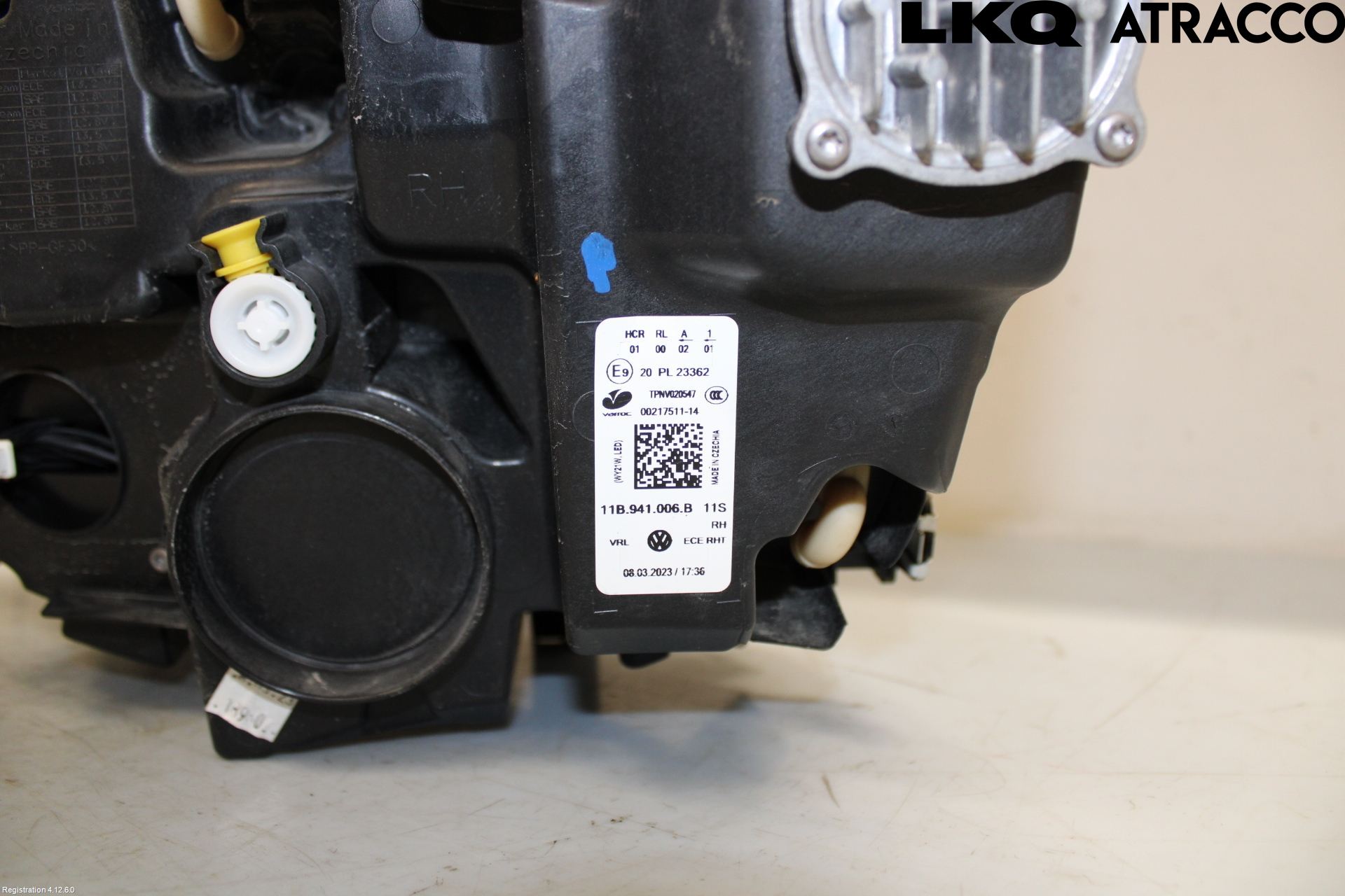 Volkswagen VW ID.4 21- Strålkastare Höger