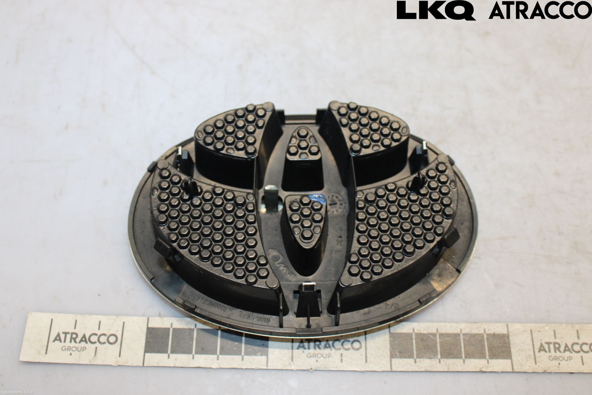 Toyota AURIS 07-09 Emblem