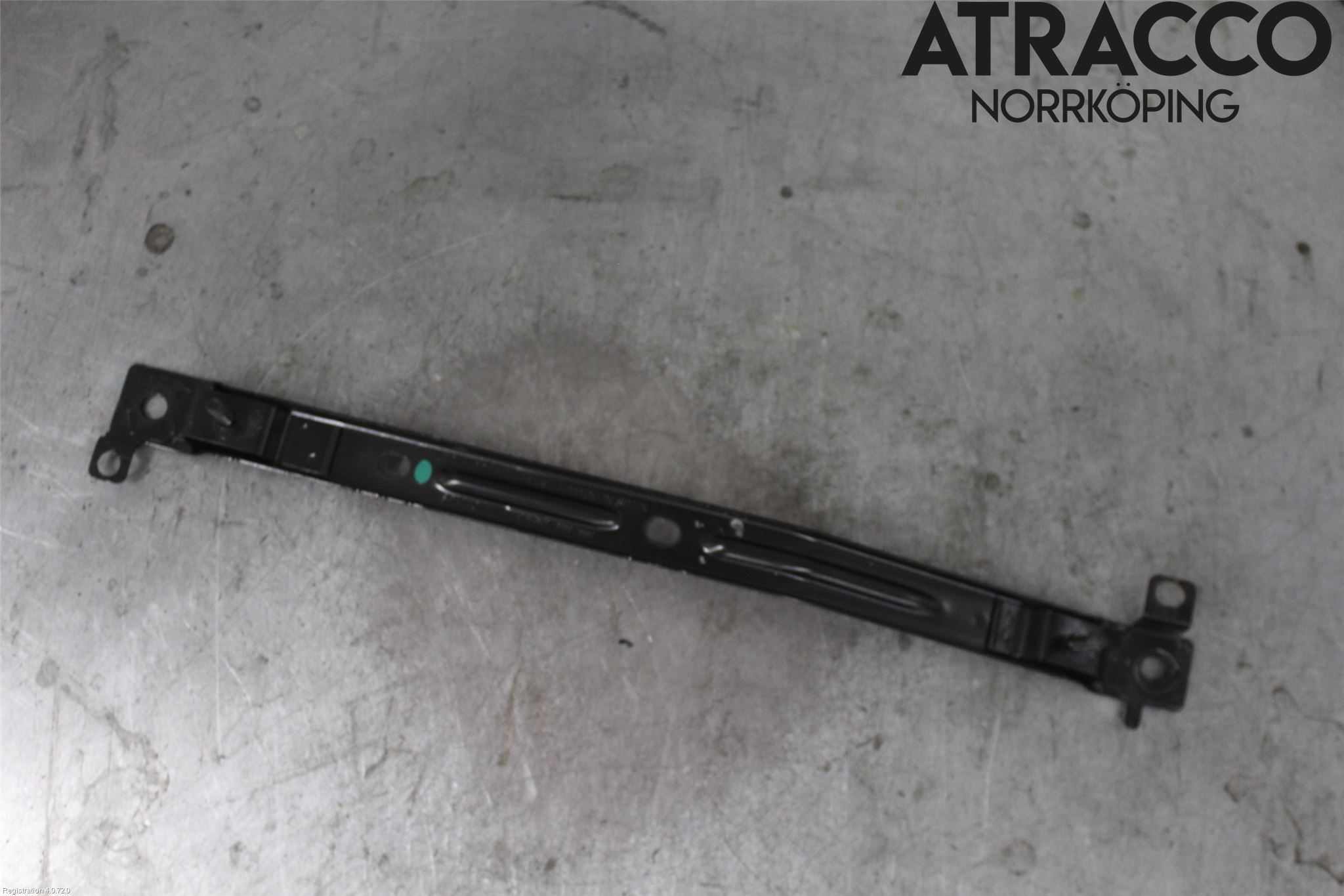 Volvo XC40/RECHARGE 18- Bränsletanksband