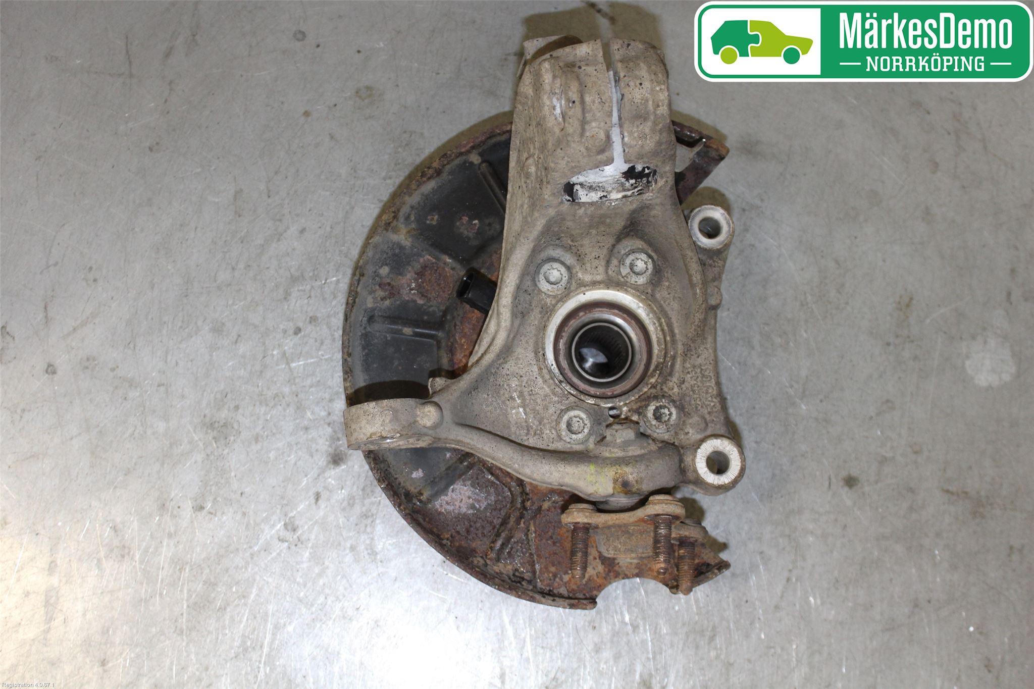 Volkswagen VW PASSAT 11-14 Styrspindel Lagerhus Vä
