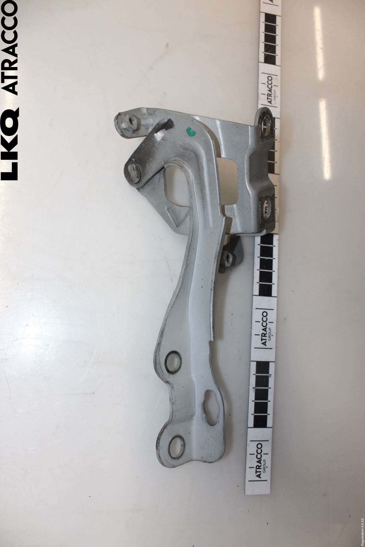 Kia VENGA 10-19 Huvgångjärn