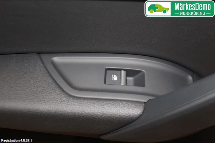 Audi Q5/SQ5 17- Dörrklädsel Vä