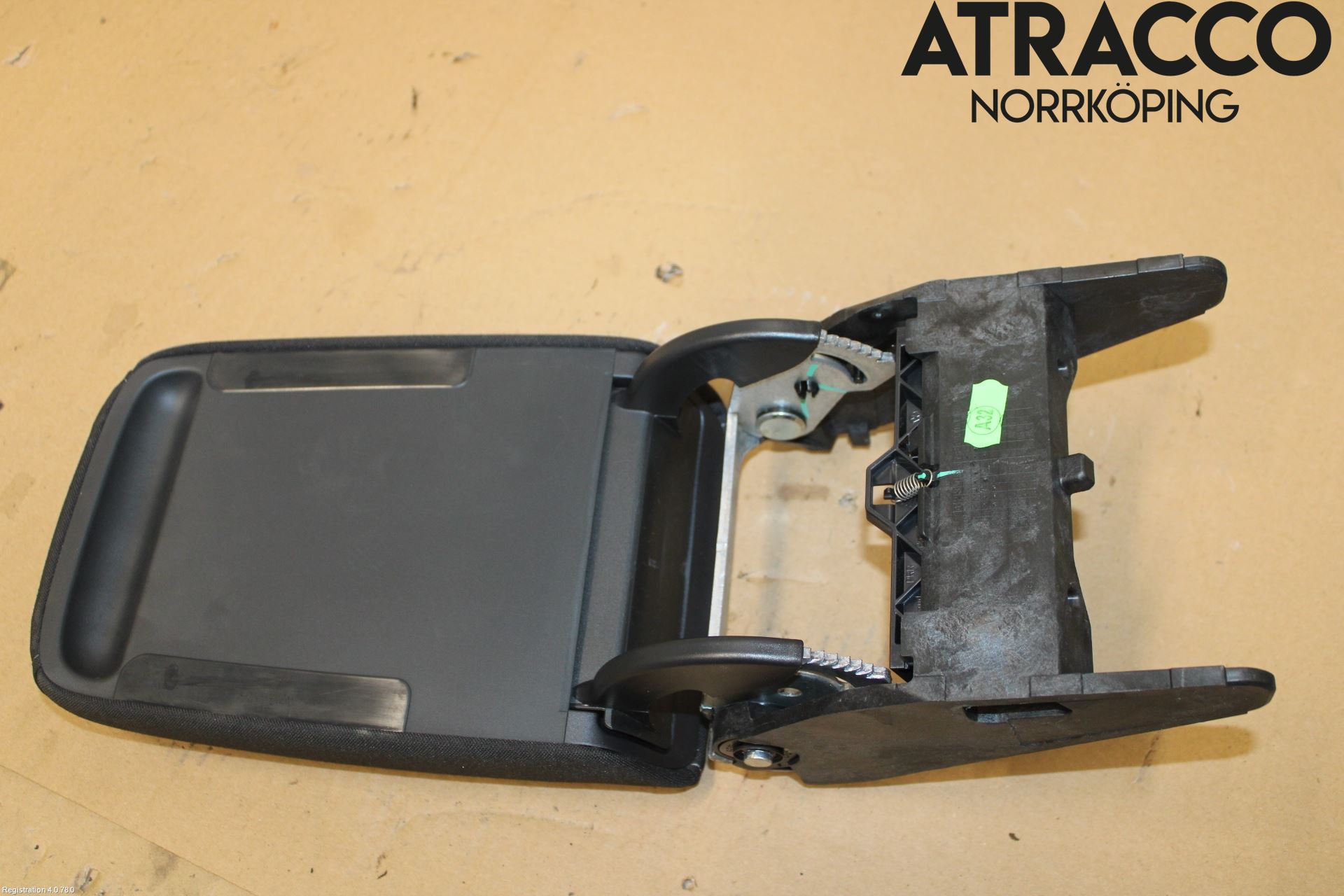 Volkswagen VW TIGUAN 16-24 Inredning Armstöd