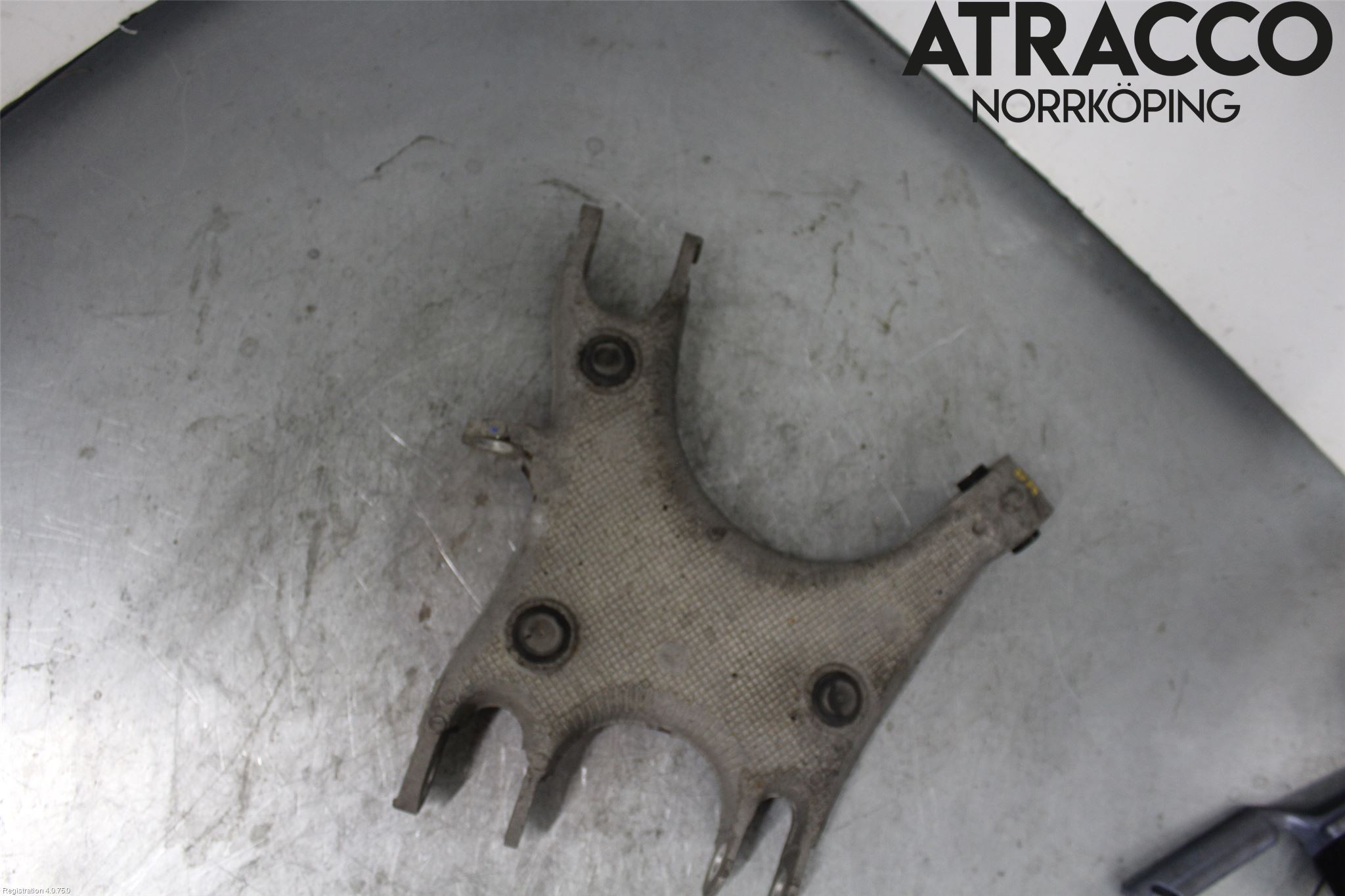BMW 5 F10/F11/F18 09-17 Bärarm Bak Höger