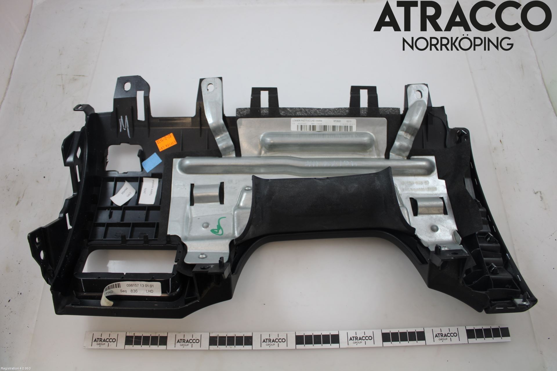 Jaguar XF 08-15 Instrbräda Stötskydd