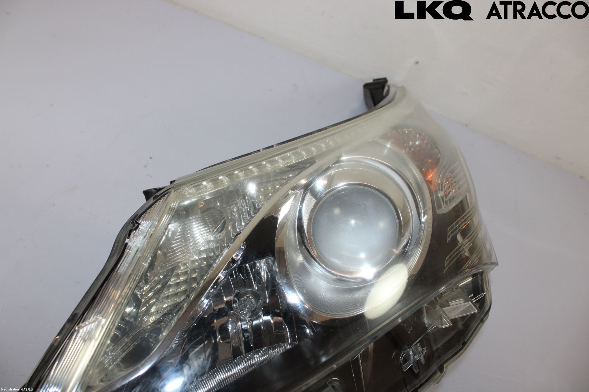 Toyota AVENSIS 09-15 Strålkastare Vänster