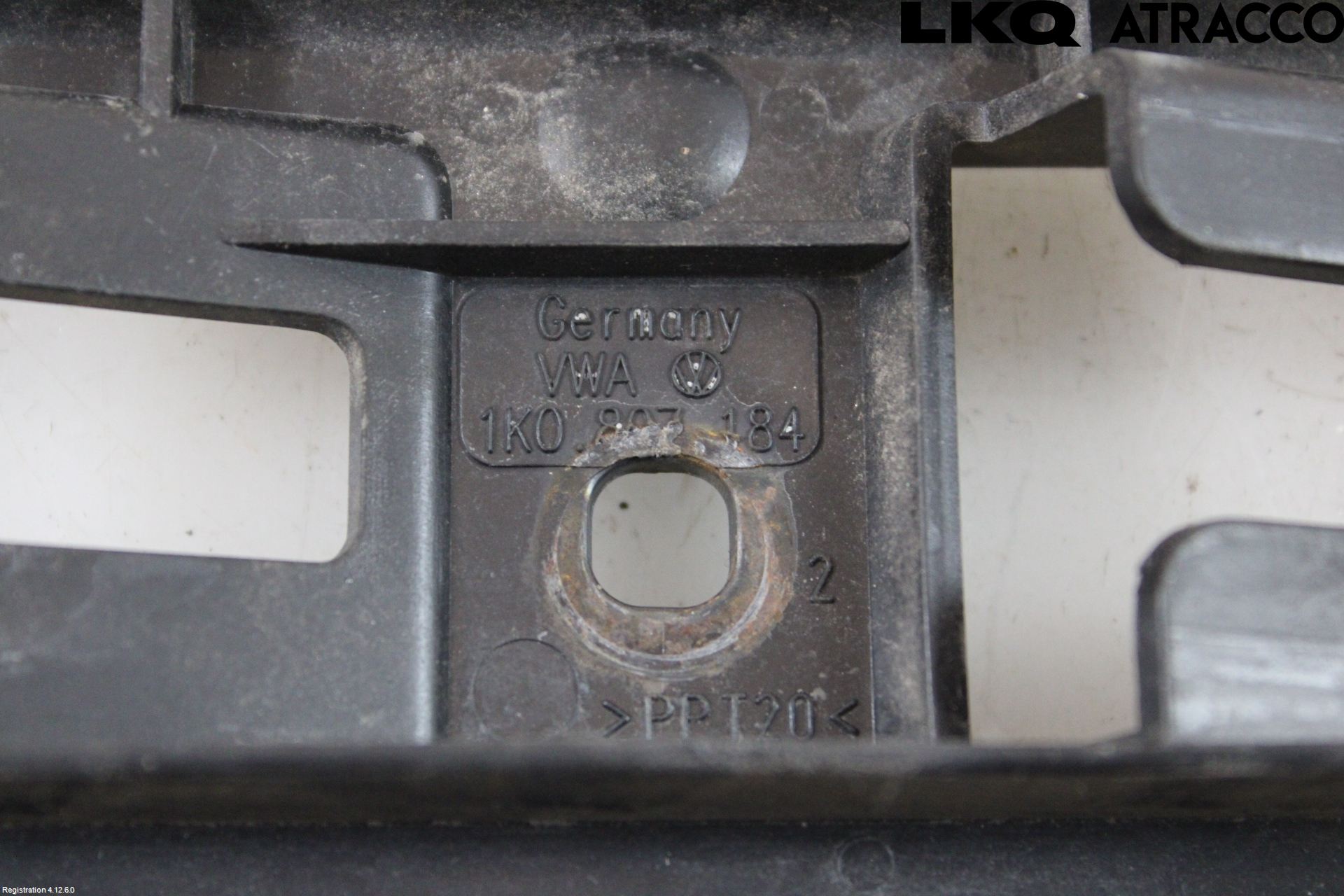 Volkswagen VW GOLF V 04-09 Stötfångarfäste Fram Hö