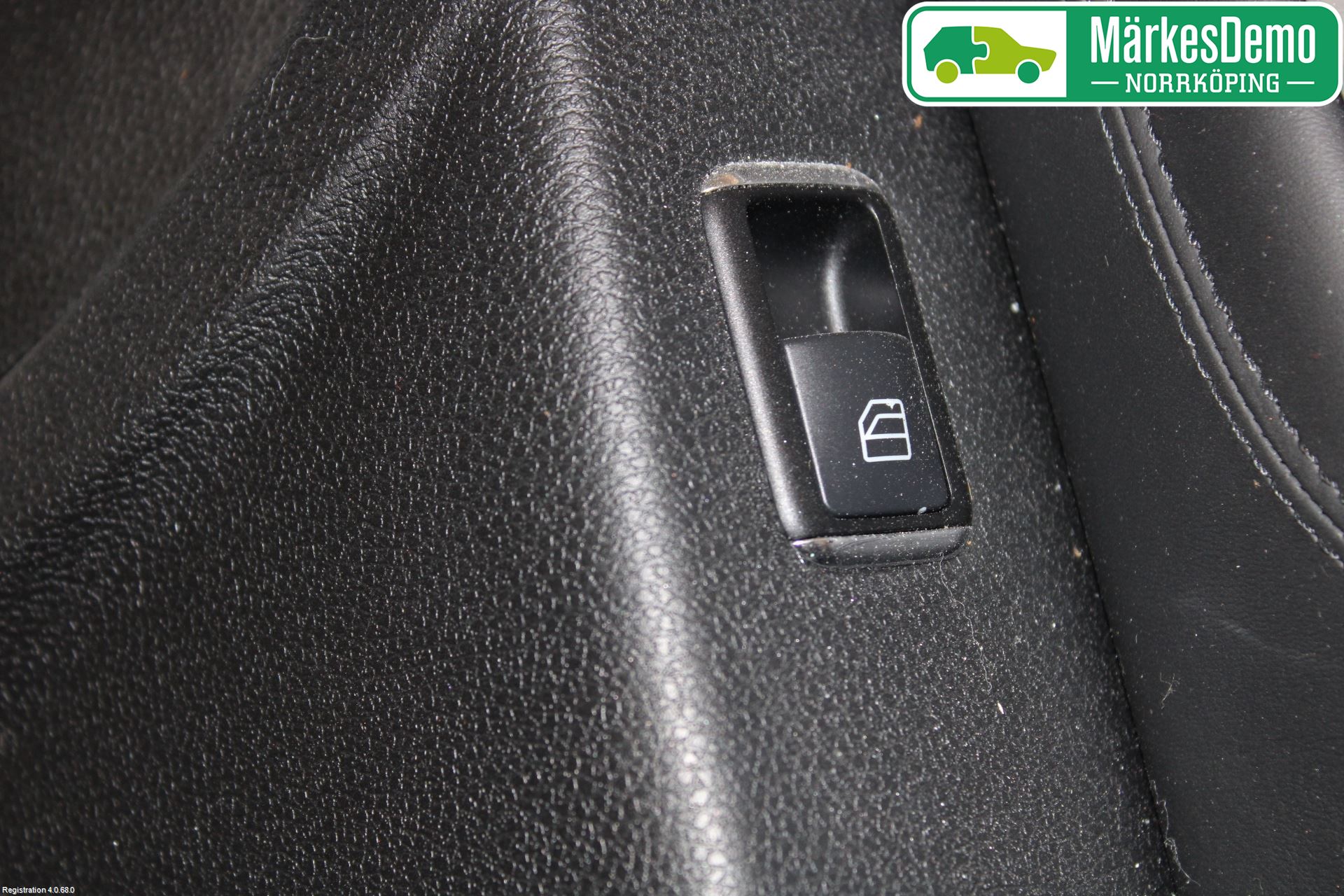 Mercedes-Benz MB C-KLASS (W204) 07-15 Dörrklädsel Hö