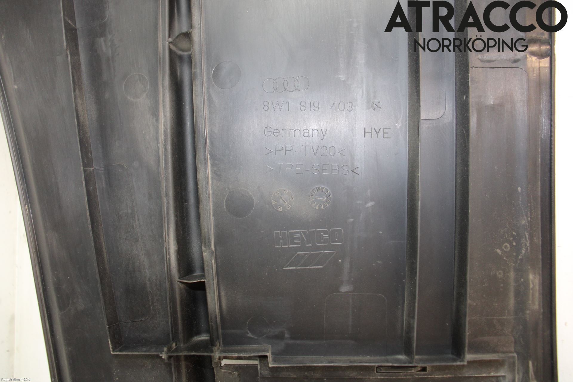 Audi A4/S4 B9 16-19 Torpedplåt-Torpedplast