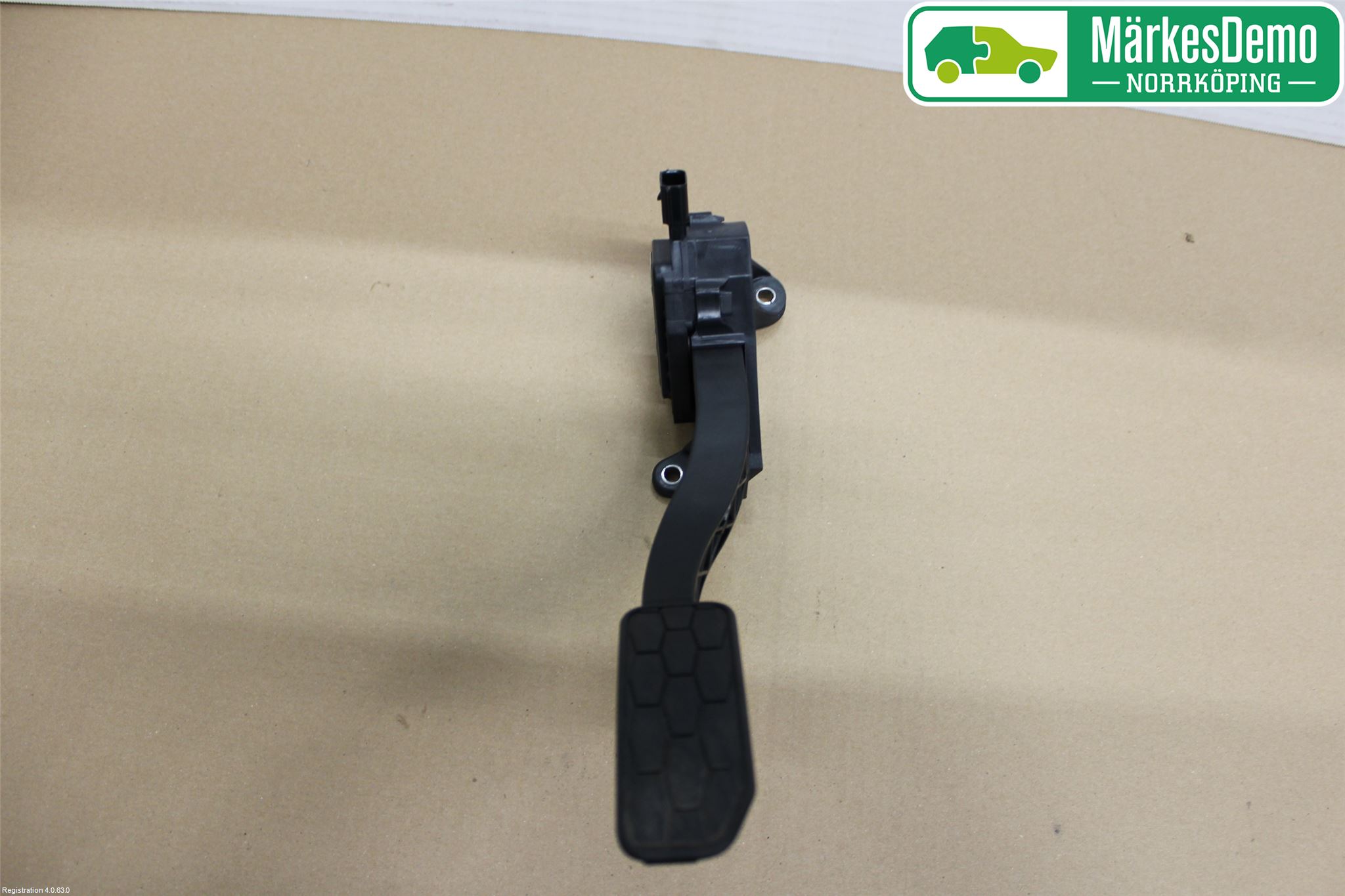 Jaguar I-PACE 18- Gaspedal