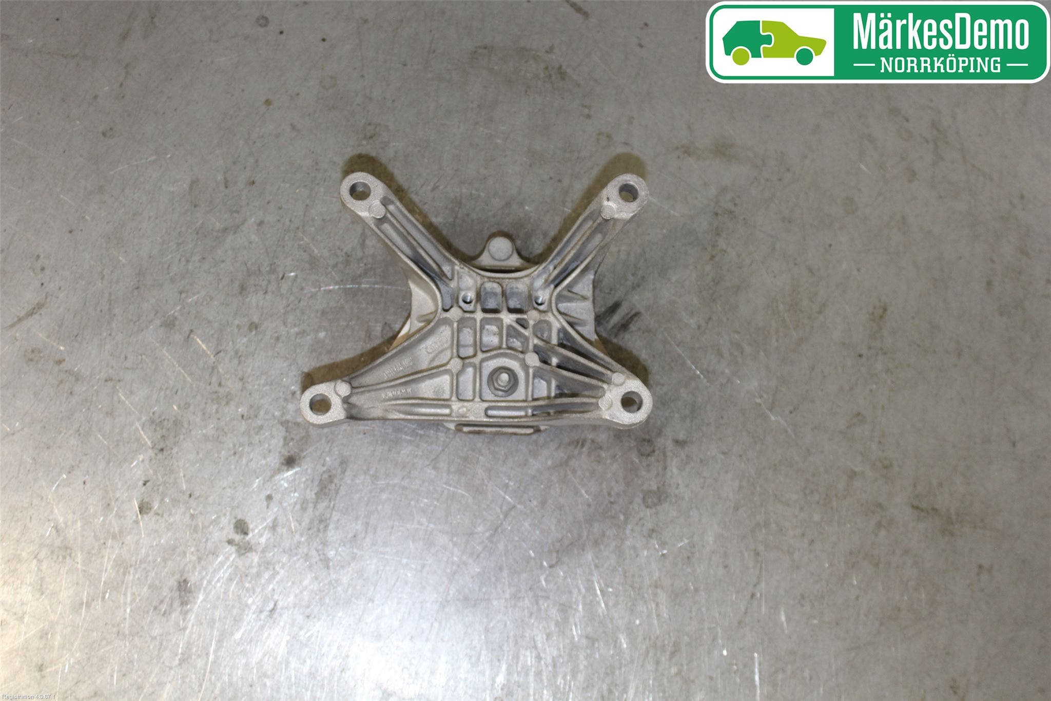 Audi A4/S4 B9 16-19 Växellådsfäste