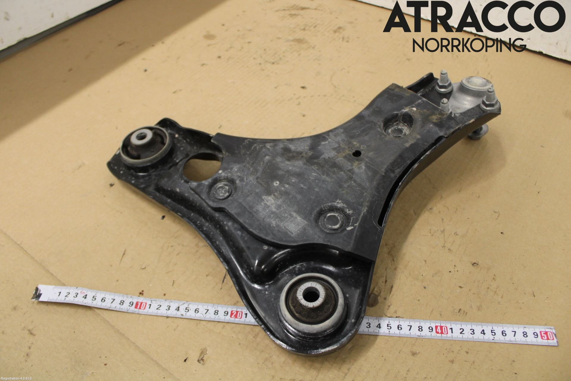 Cupra BORN 22- Bärarm Fram Undre Vä