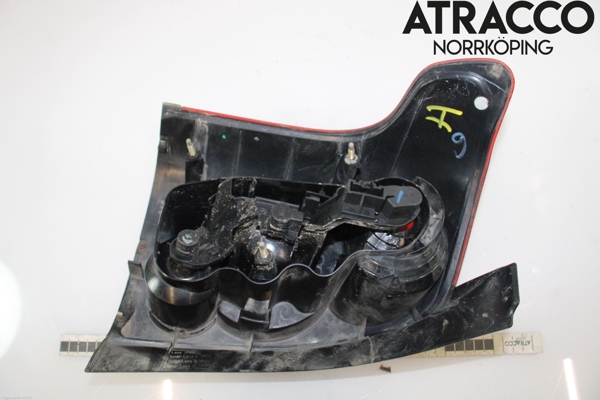 Toyota AVENSIS 03-06 Bakljus Höger