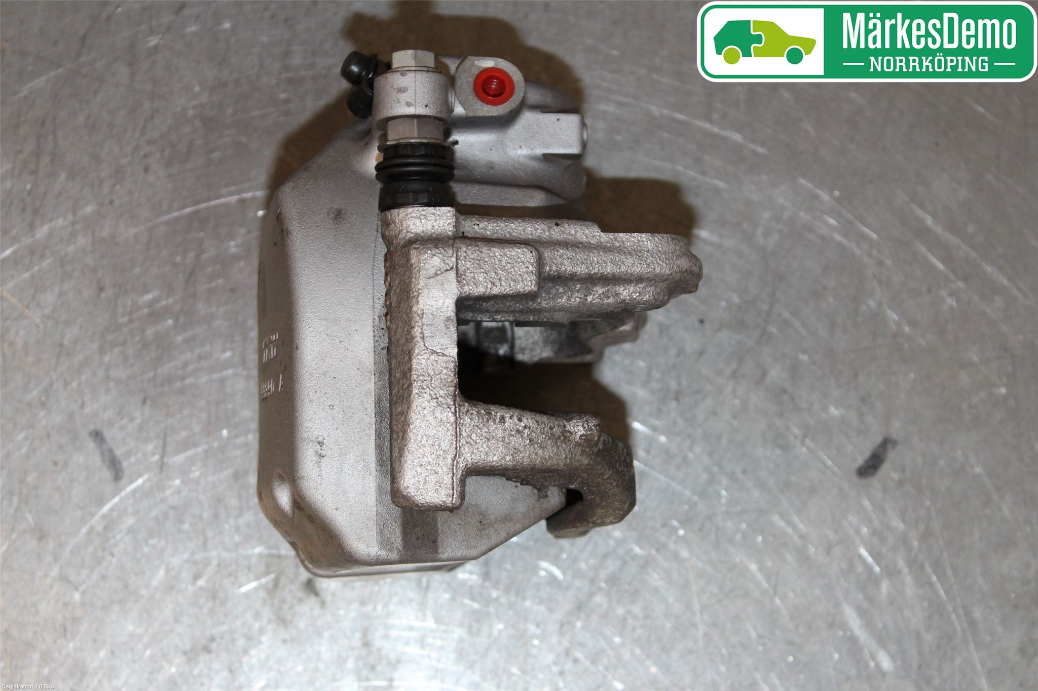 BMW 5 G30/G31/F90 17-23 Bromsok Fram Höger