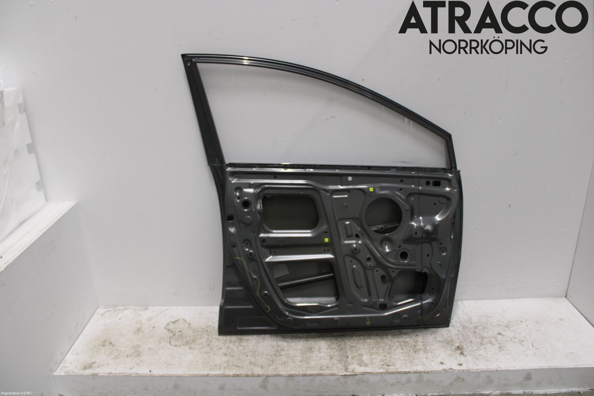 Toyota COROLLA VERSO 04-07 Dörr Fram Vänster