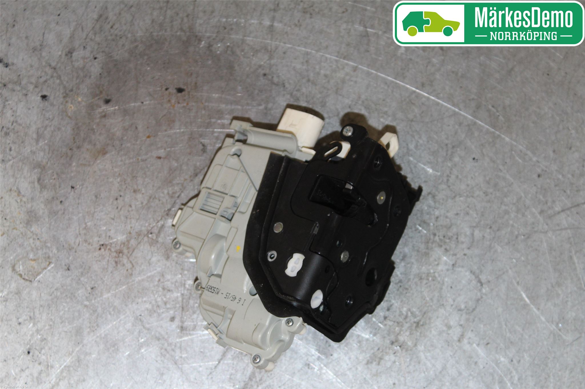 Audi A4/S4 B9 16-19 Låskista-Dörrlås