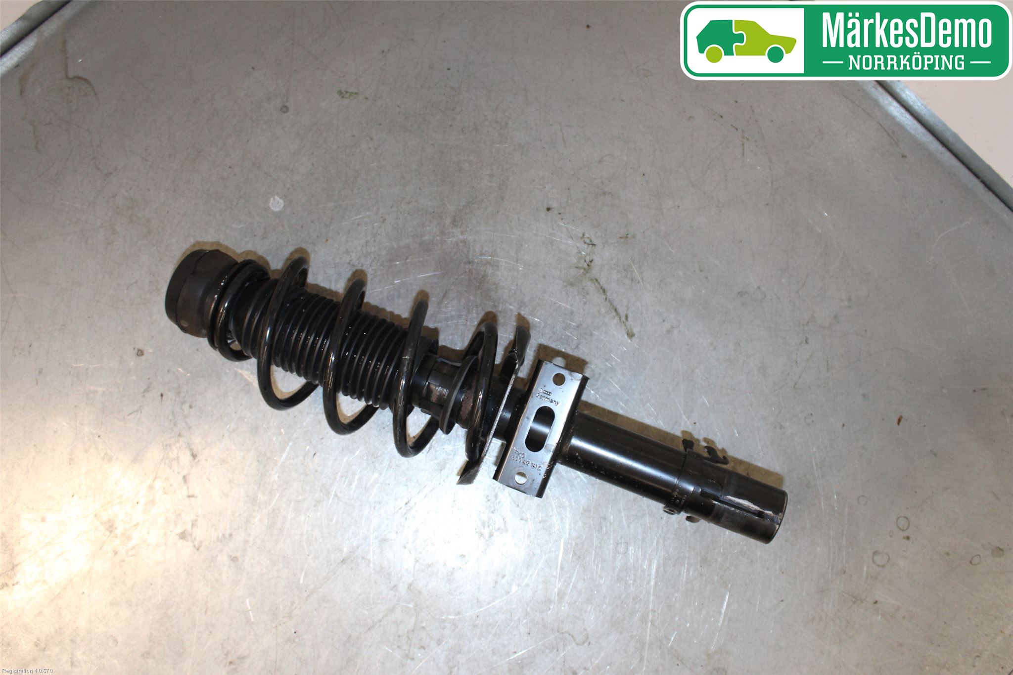 Volkswagen VW POLO 10-17 Fjäderben Fram Höger