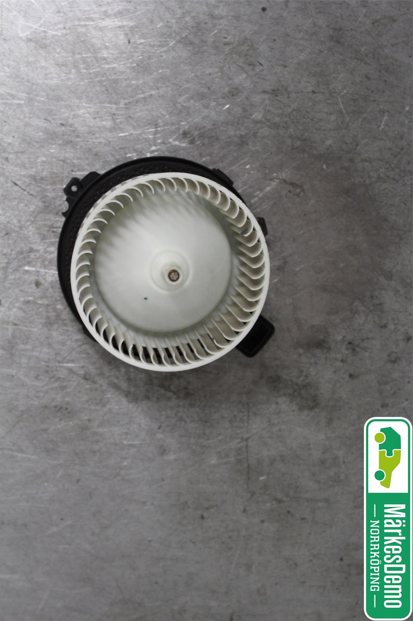 Opel ASTRA K 16-22 Värmefläkt