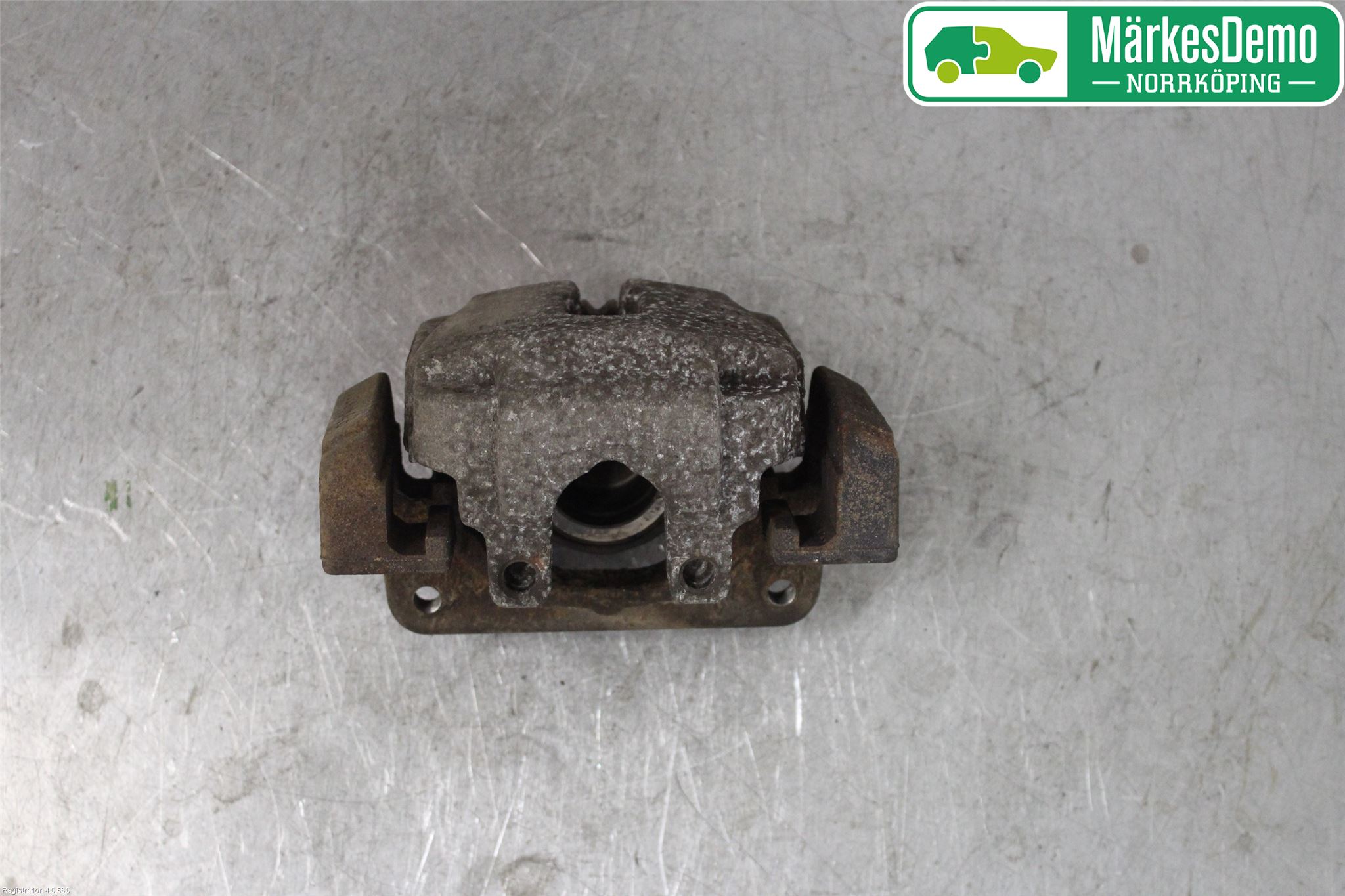BMW 5 F10/F11/F18 09-17 Bromsok Fram Höger
