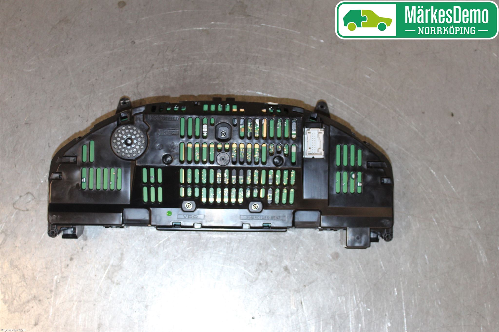 Mercedes-Benz MB C-KLASS (W204) 07-15 Instrument Komb