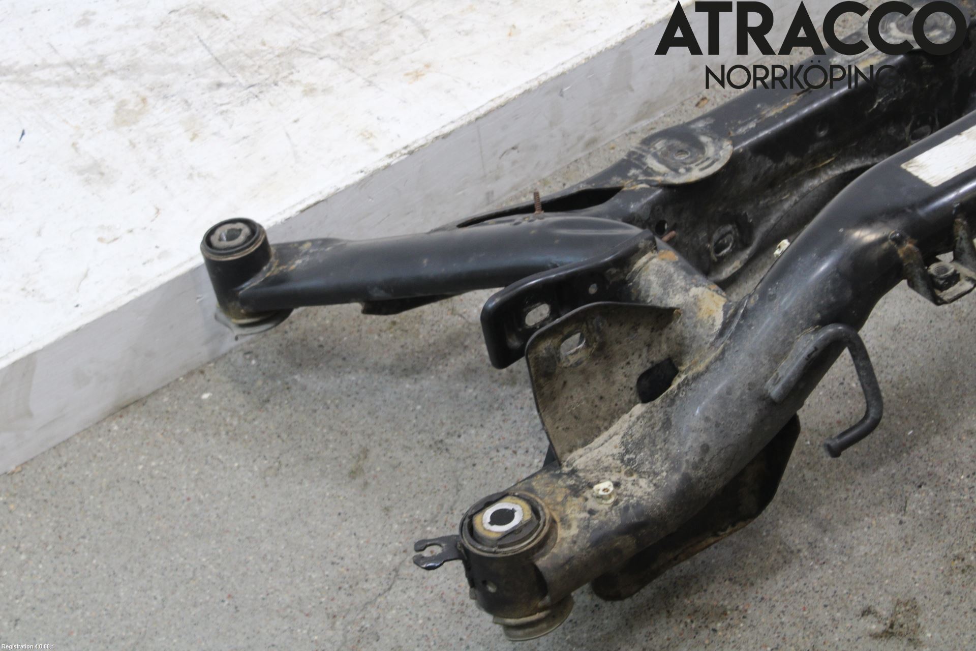 Skoda KODIAQ 17-24 Bakaxelbalk