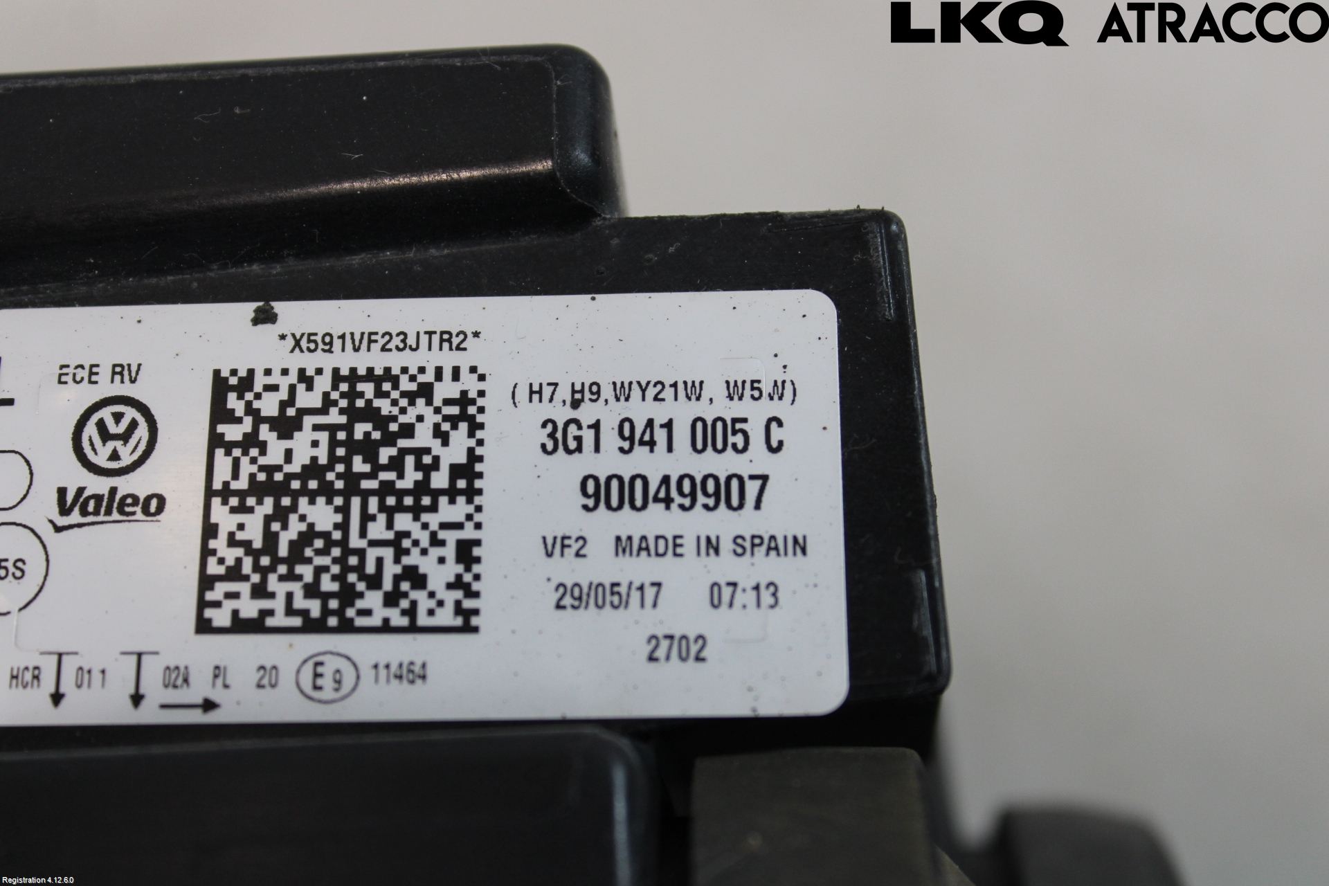 Volkswagen VW PASSAT 15-19 Strålkastare Vänster