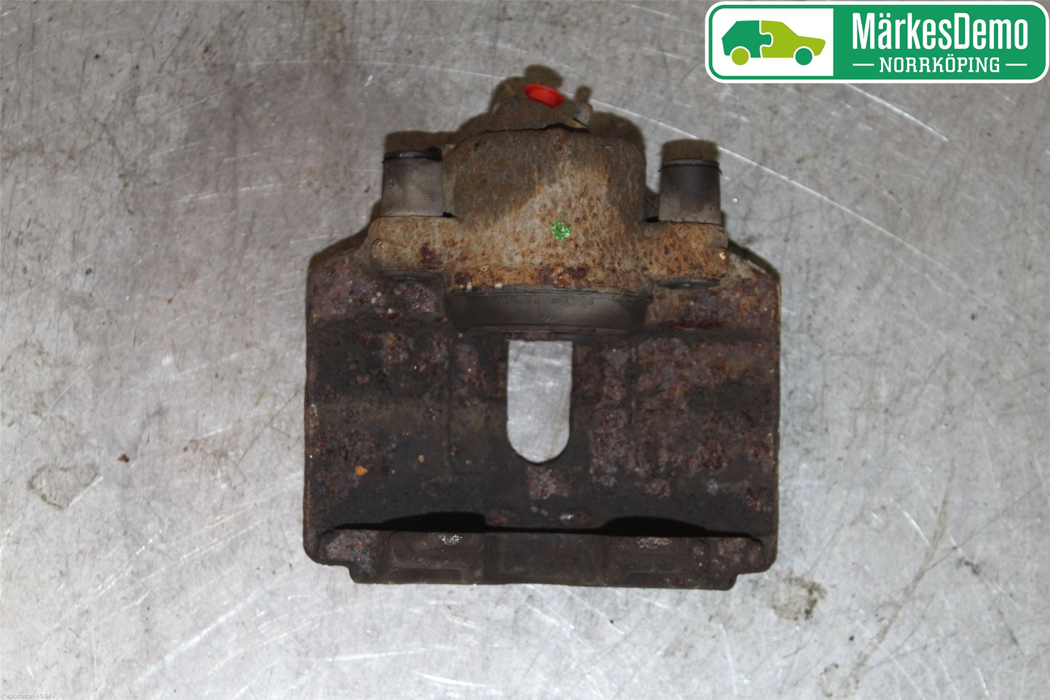 Volkswagen VW PASSAT 11-14 Bromsok Fram Vänster